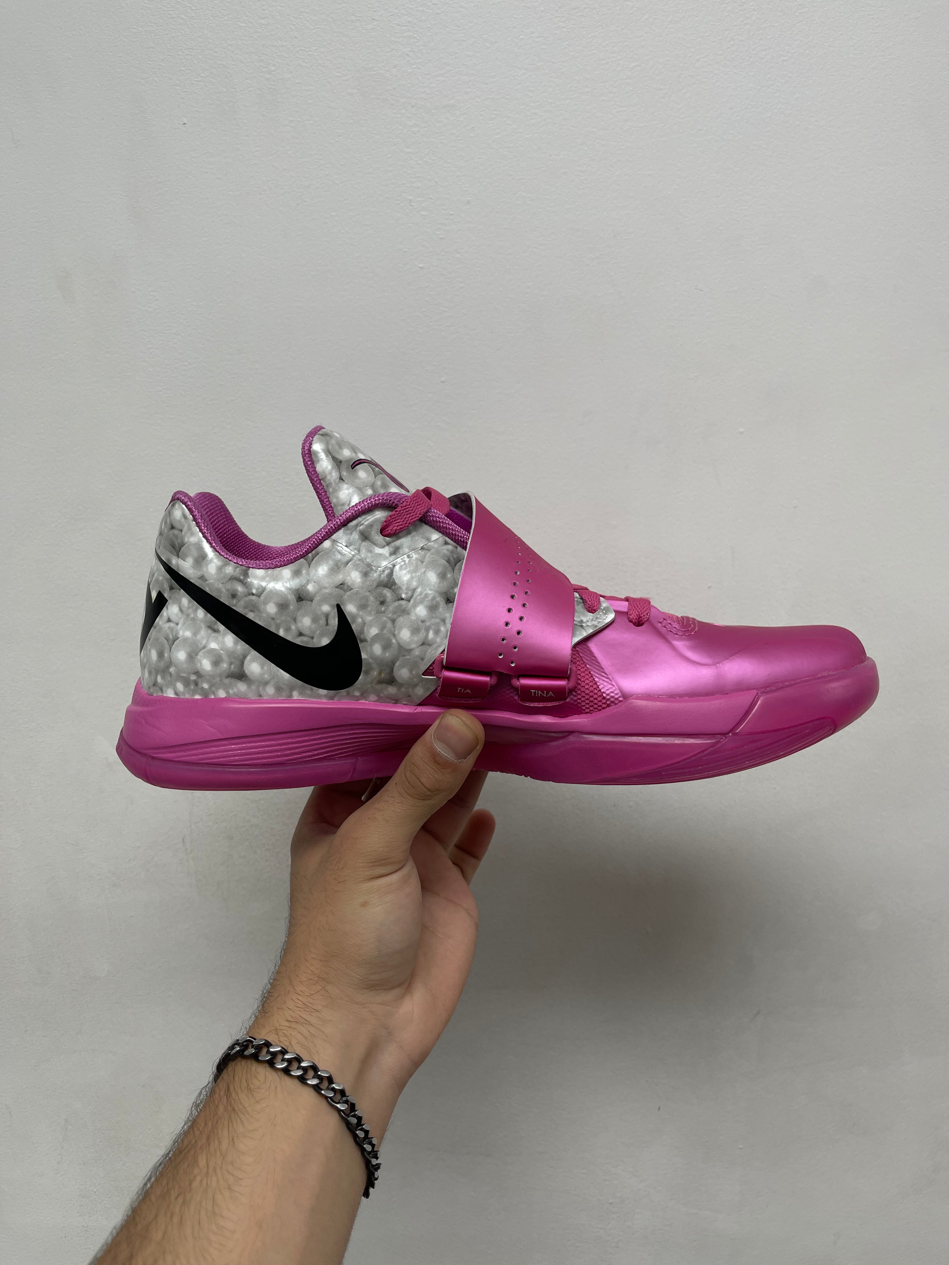 Nike KD 4 Aunt Pearl Sneakers