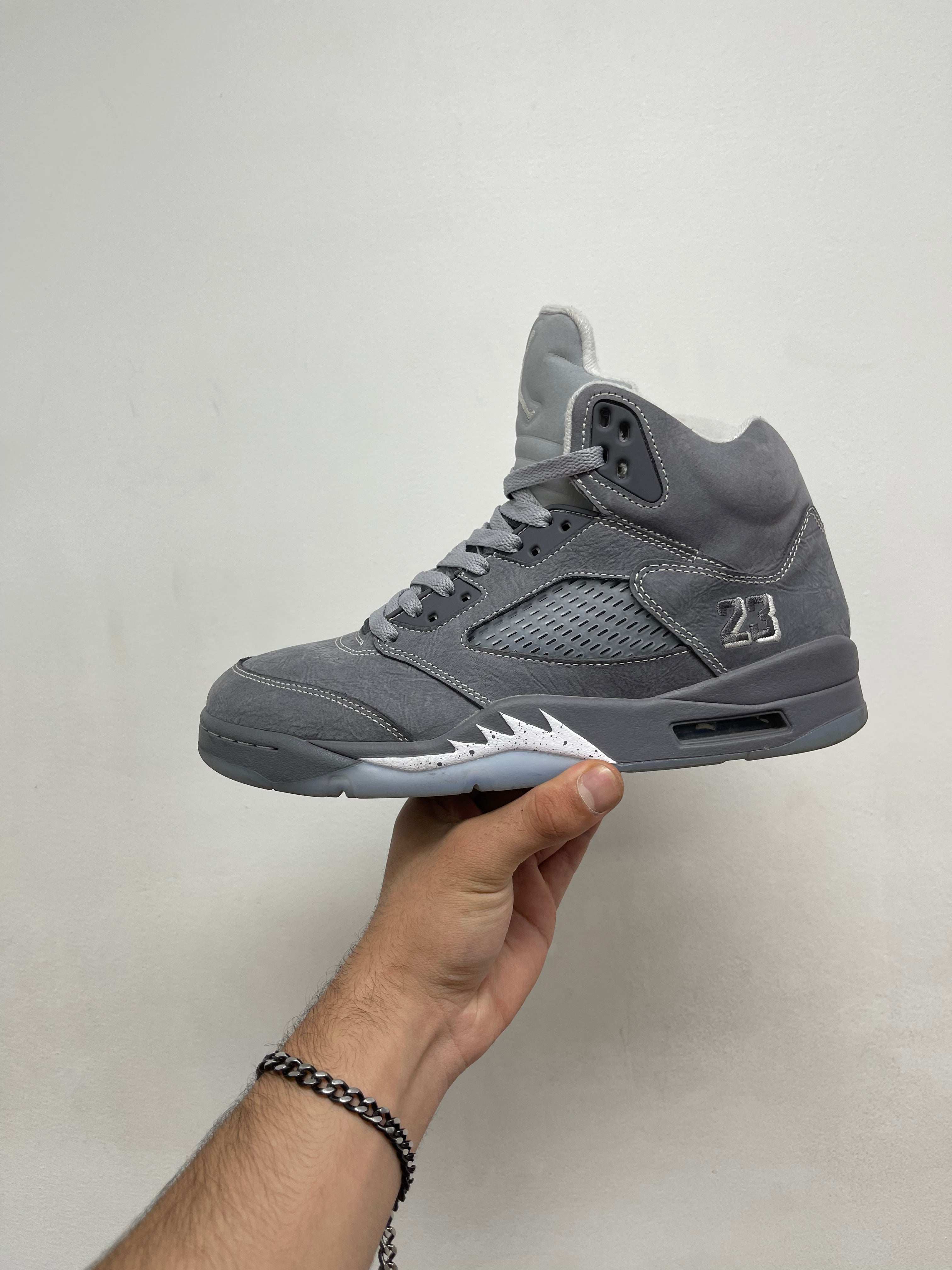 Jordan 5 Wolf Grey Sneakers