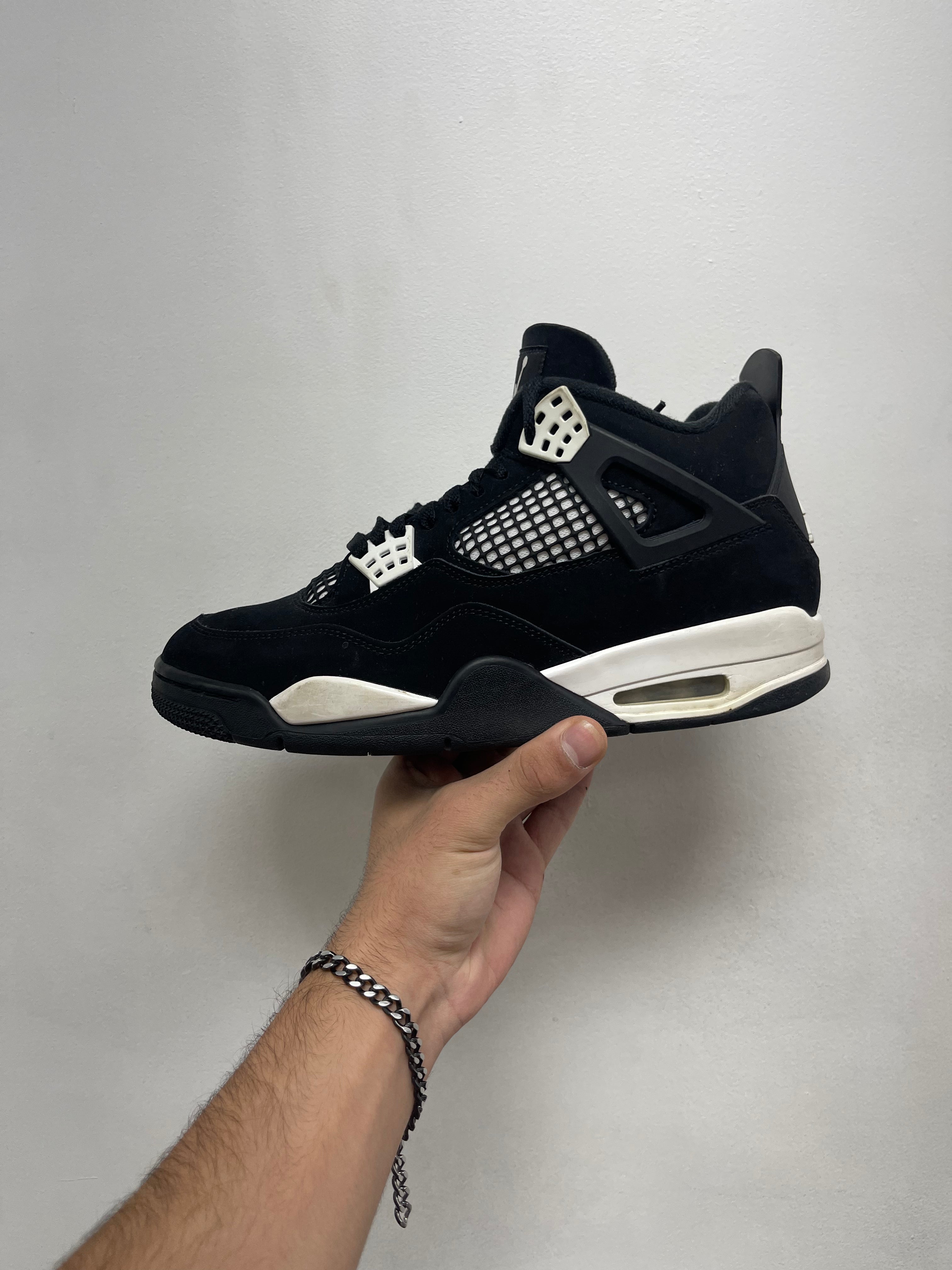 Jordan 4 White Thunder Sneakers