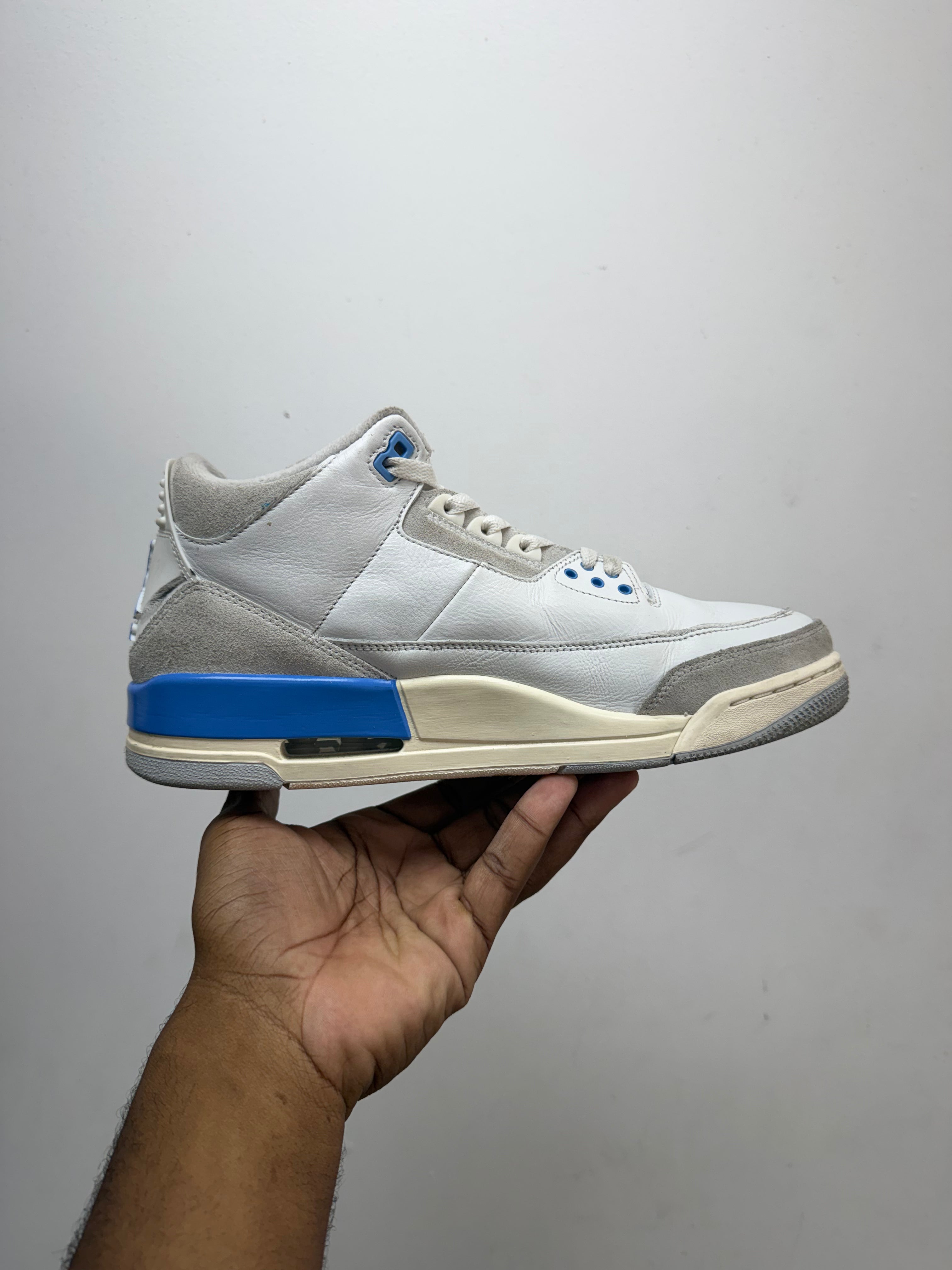 Jordan 3 Lucky Shorts Sneakers