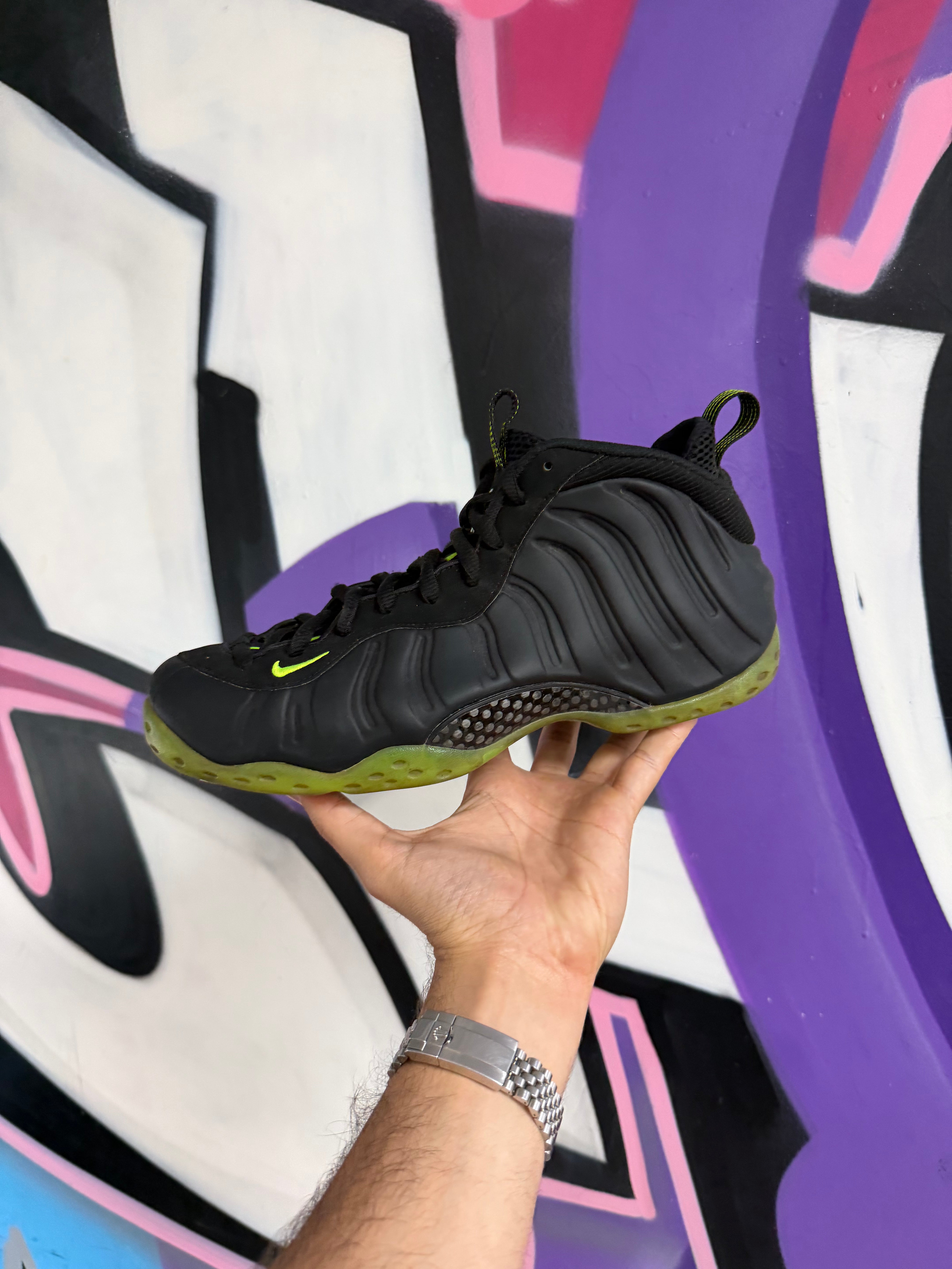 Nike Air Foamposite One Black Volt Sneakers