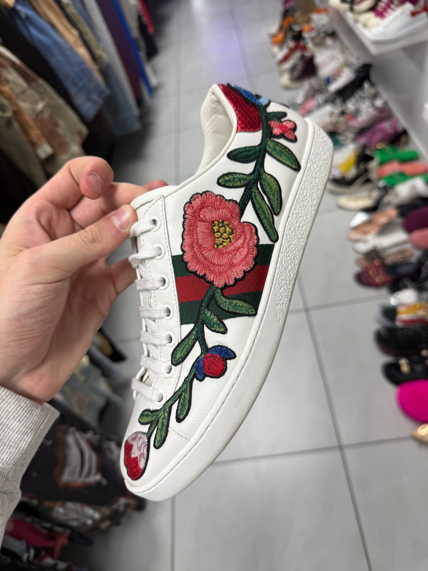 Gucci Ace Low White Floral Used 38 (US 6) No Box