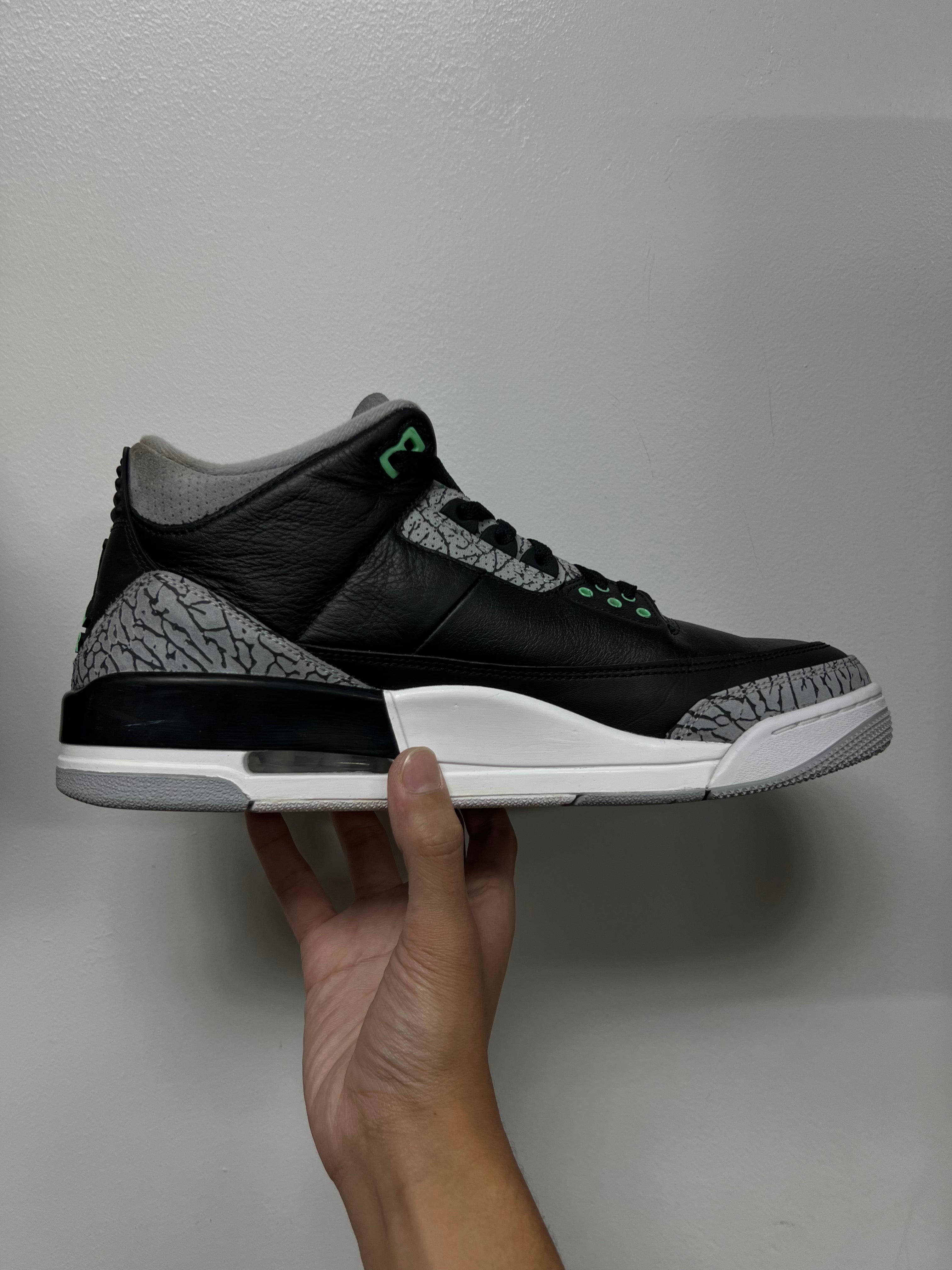 Jordan 3 Glow Green (No Insoles) Sneakers