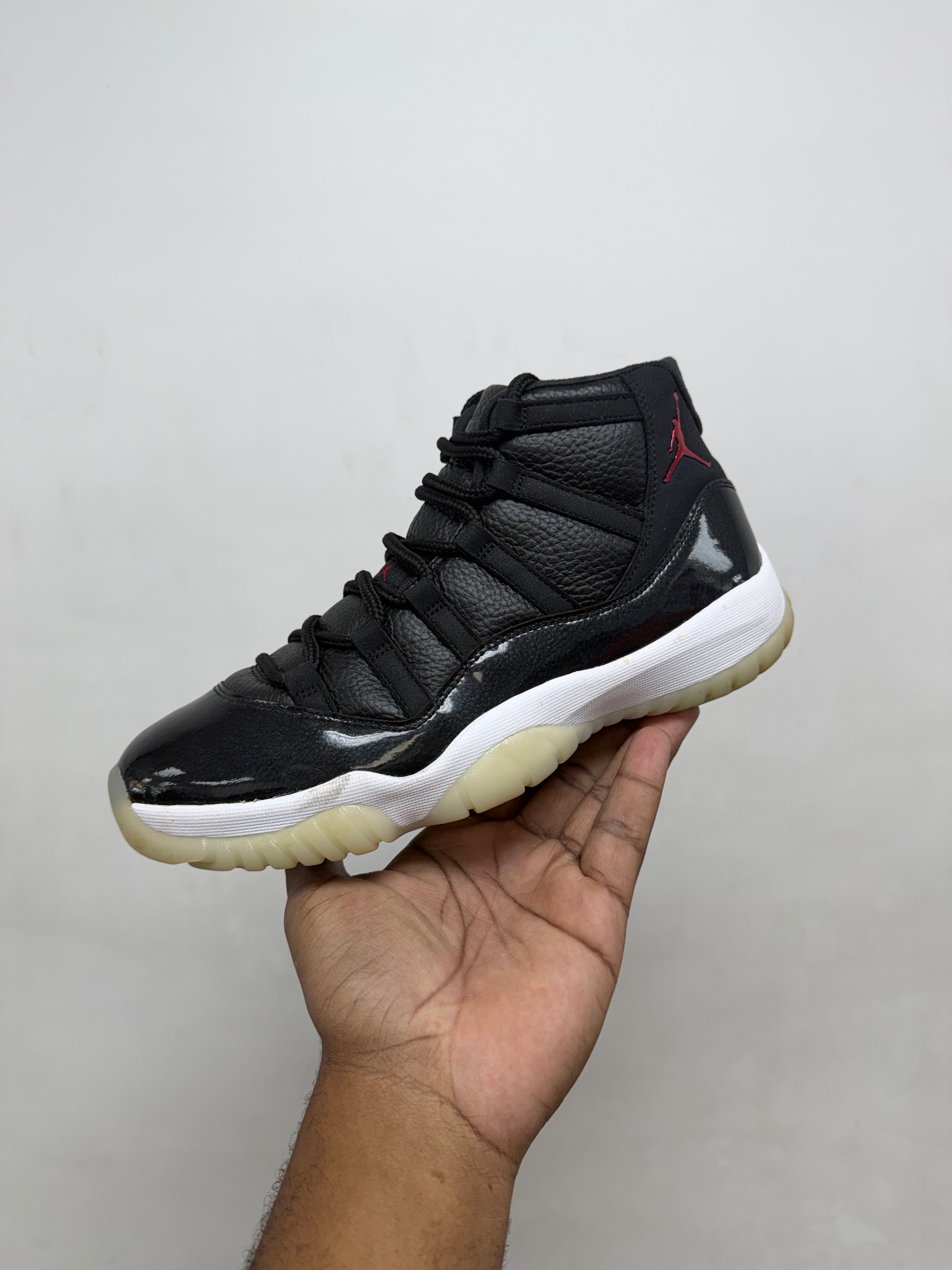 Jordan 11 72-10 Sneakers
