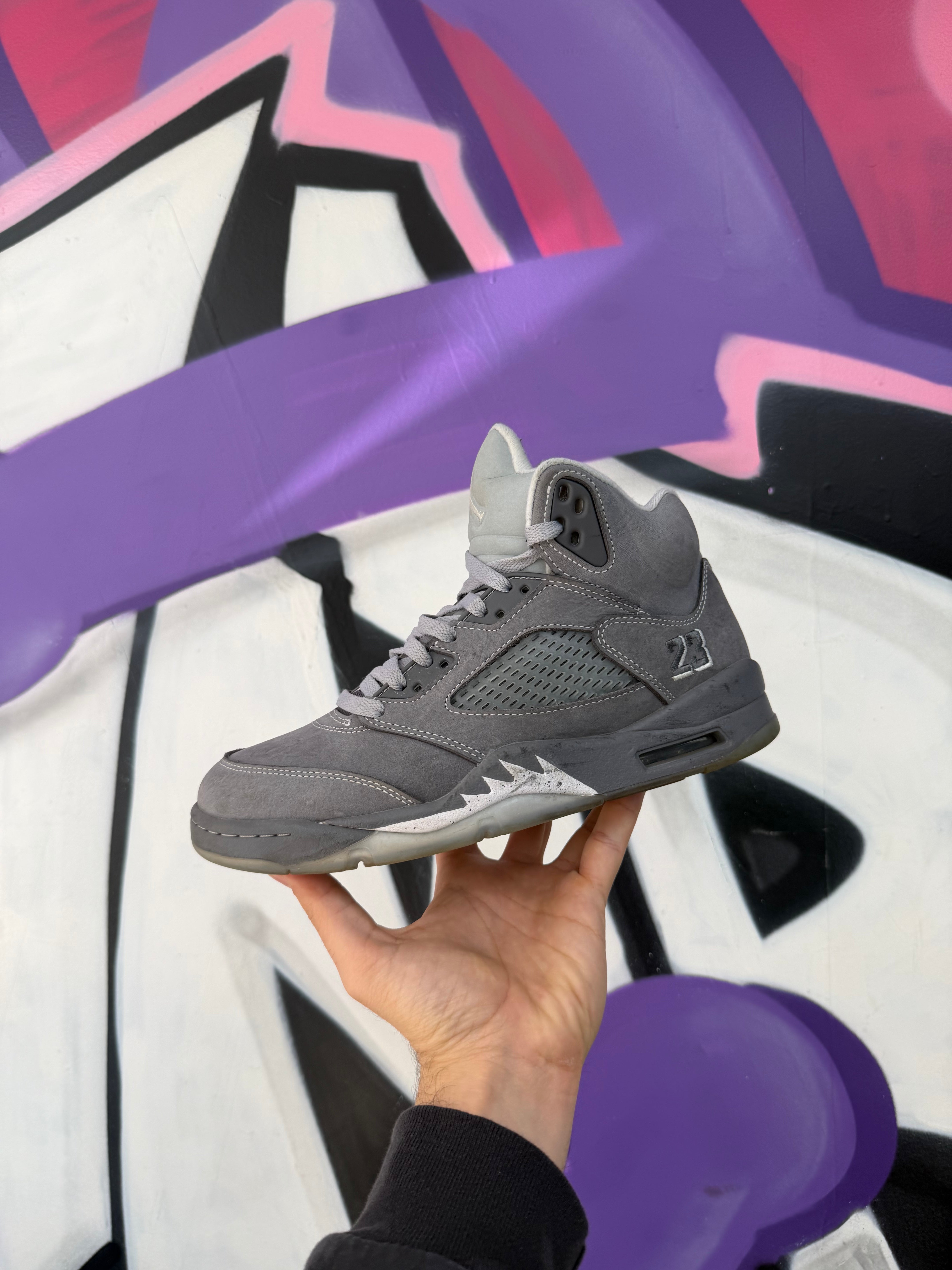 Jordan 5 Wolf Grey Sneakers