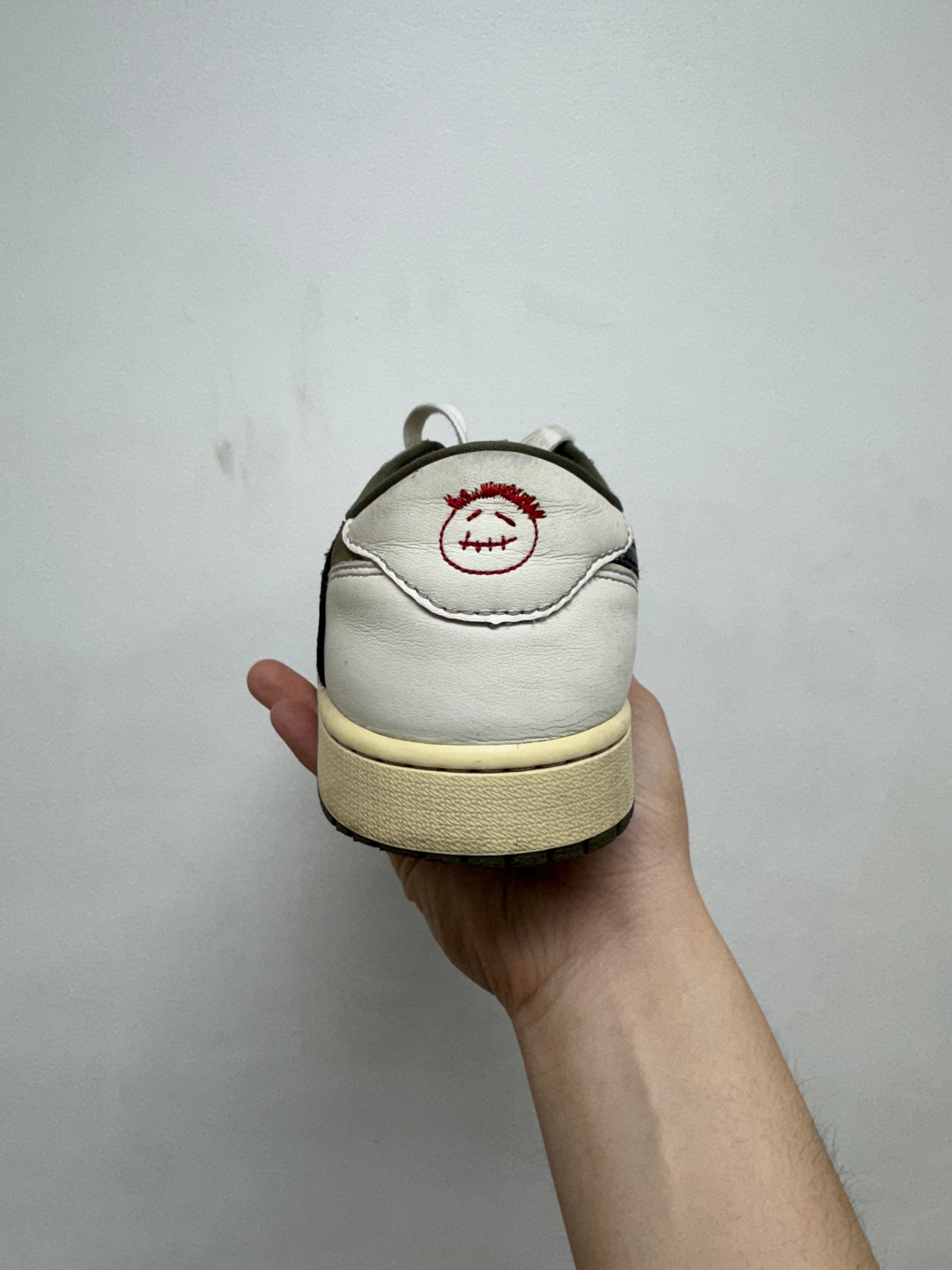 Jordan 1 Low Travis Scott Medium Olive Sneakers
