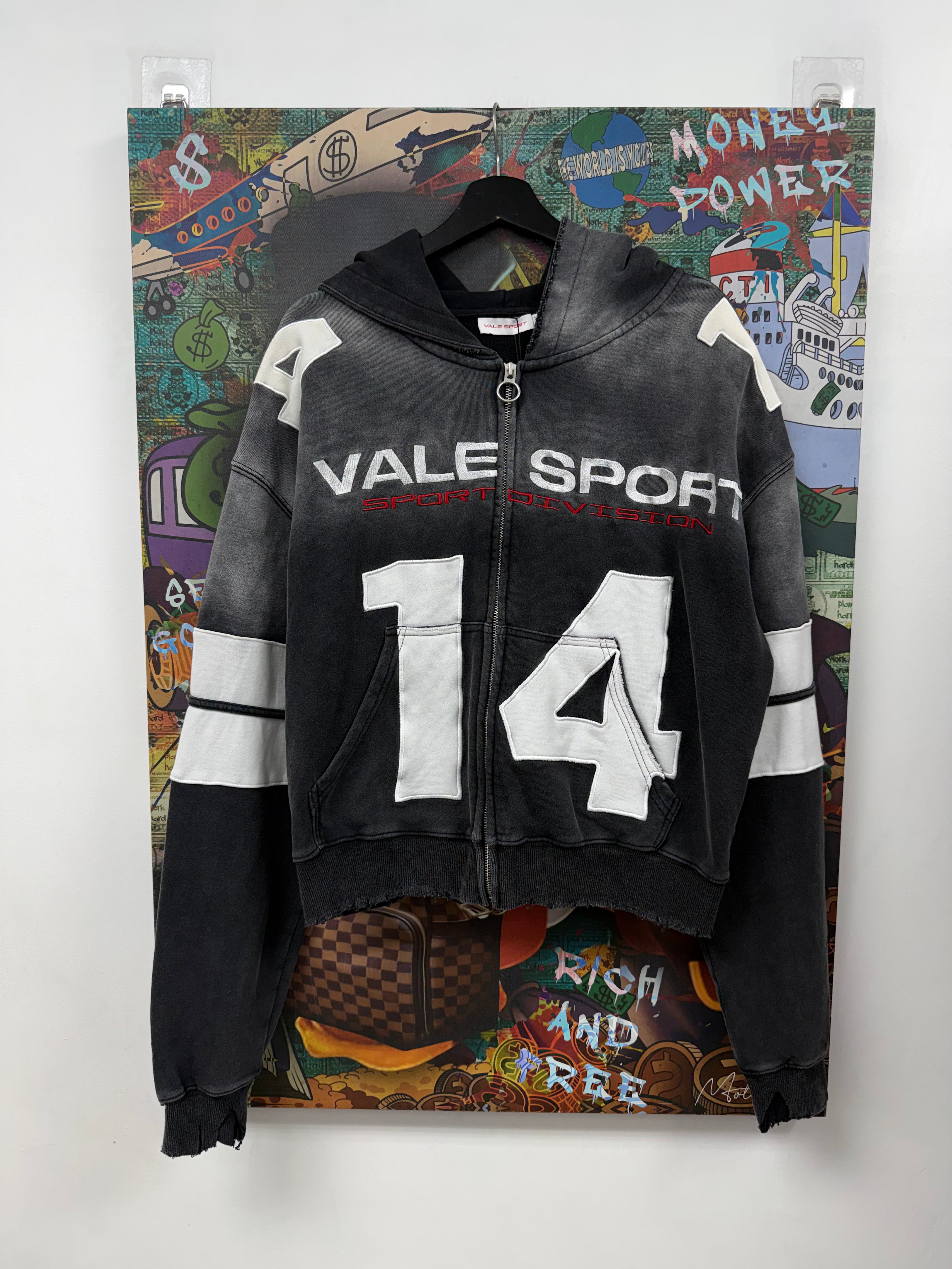 Vale Black Big 14 Zip Up