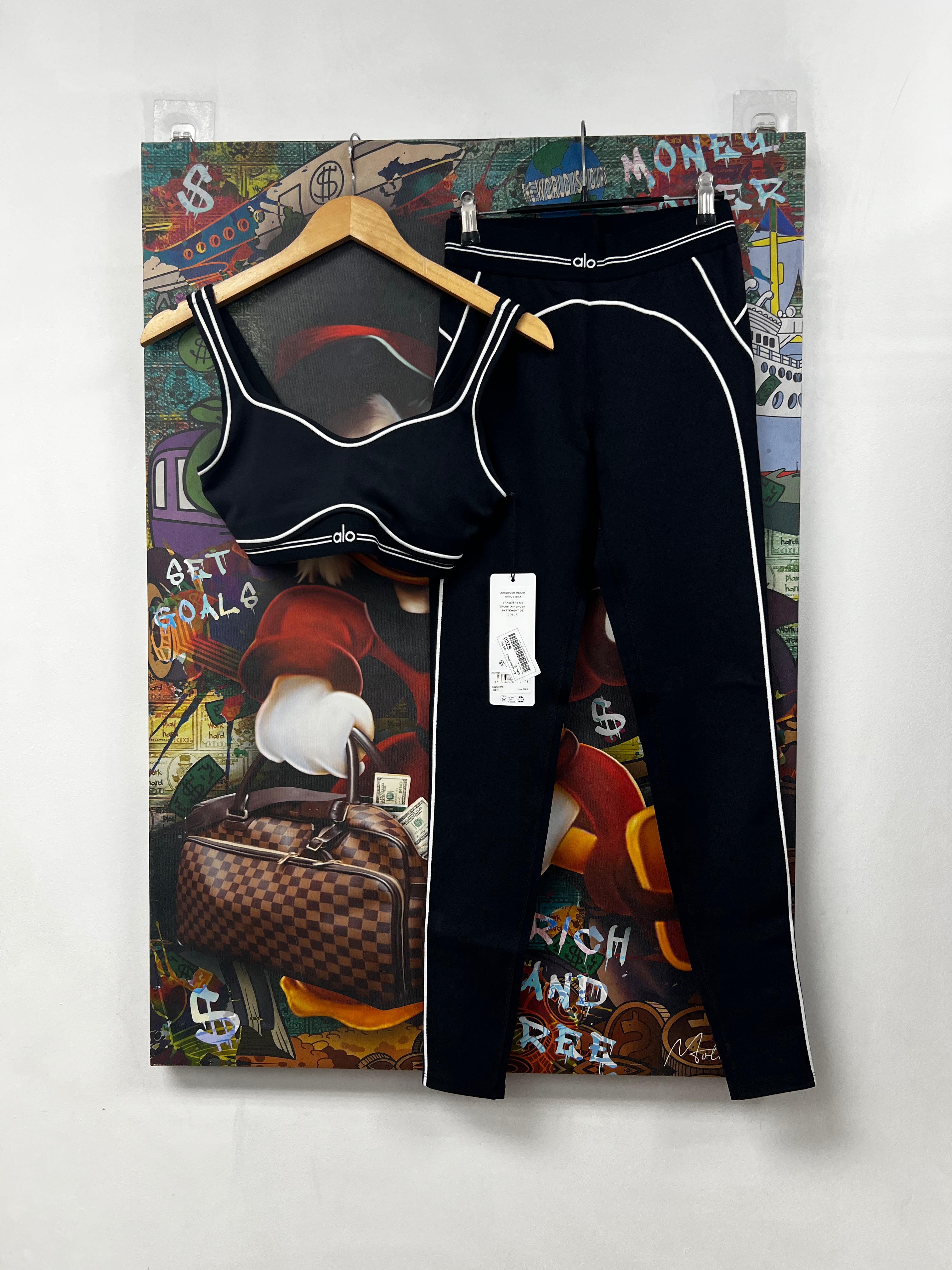 Alo Black White Yoga Set