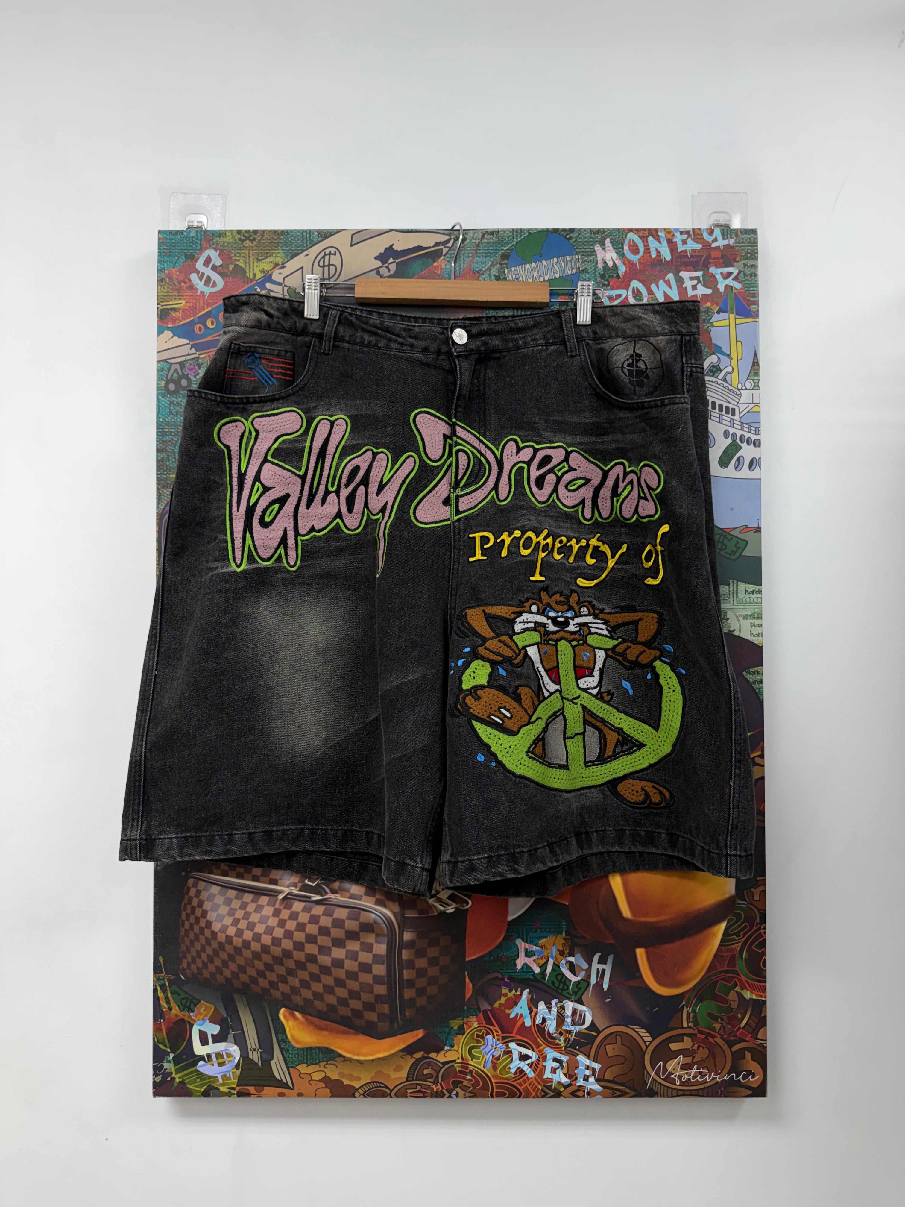 Vale Black Pink Gopher Shorts