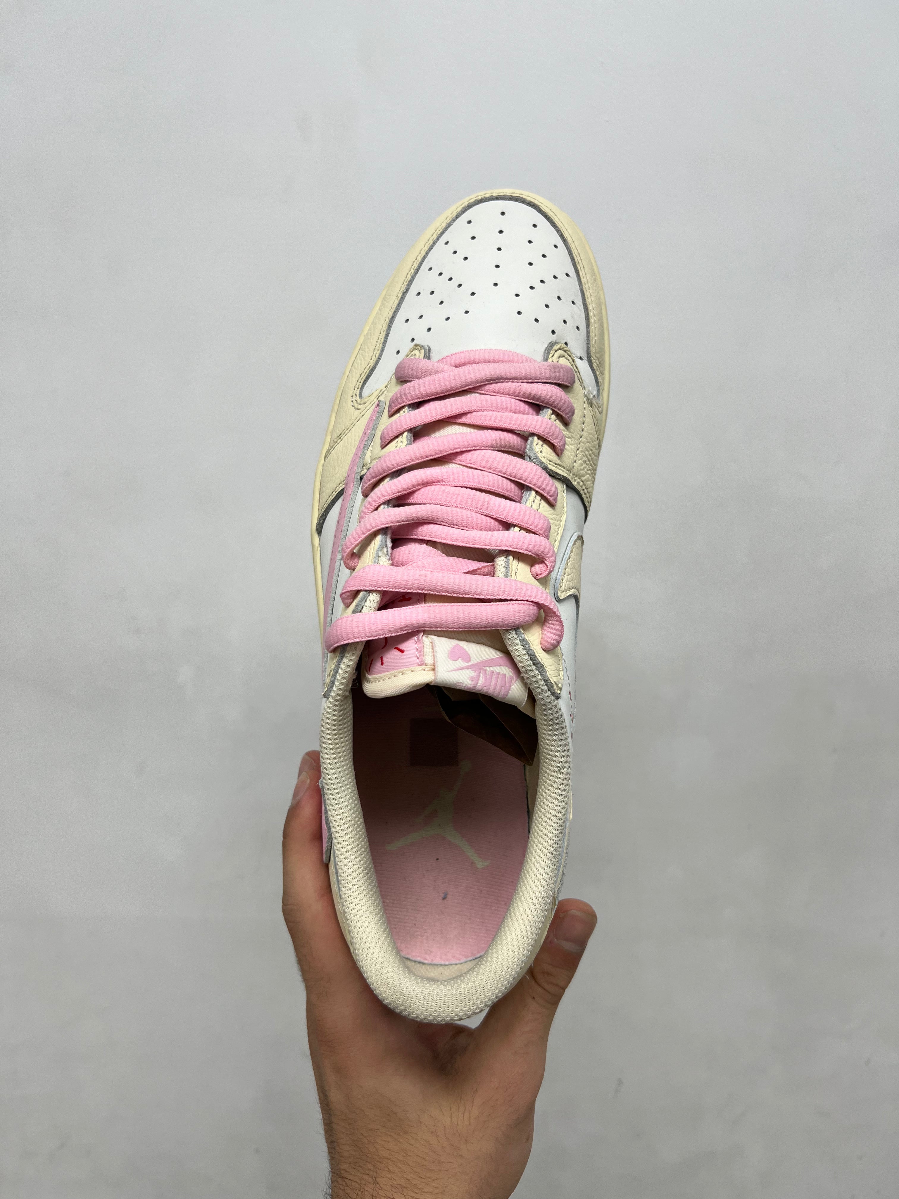 Jordan 1 Low Travis Scott Shy Pink Sneakers