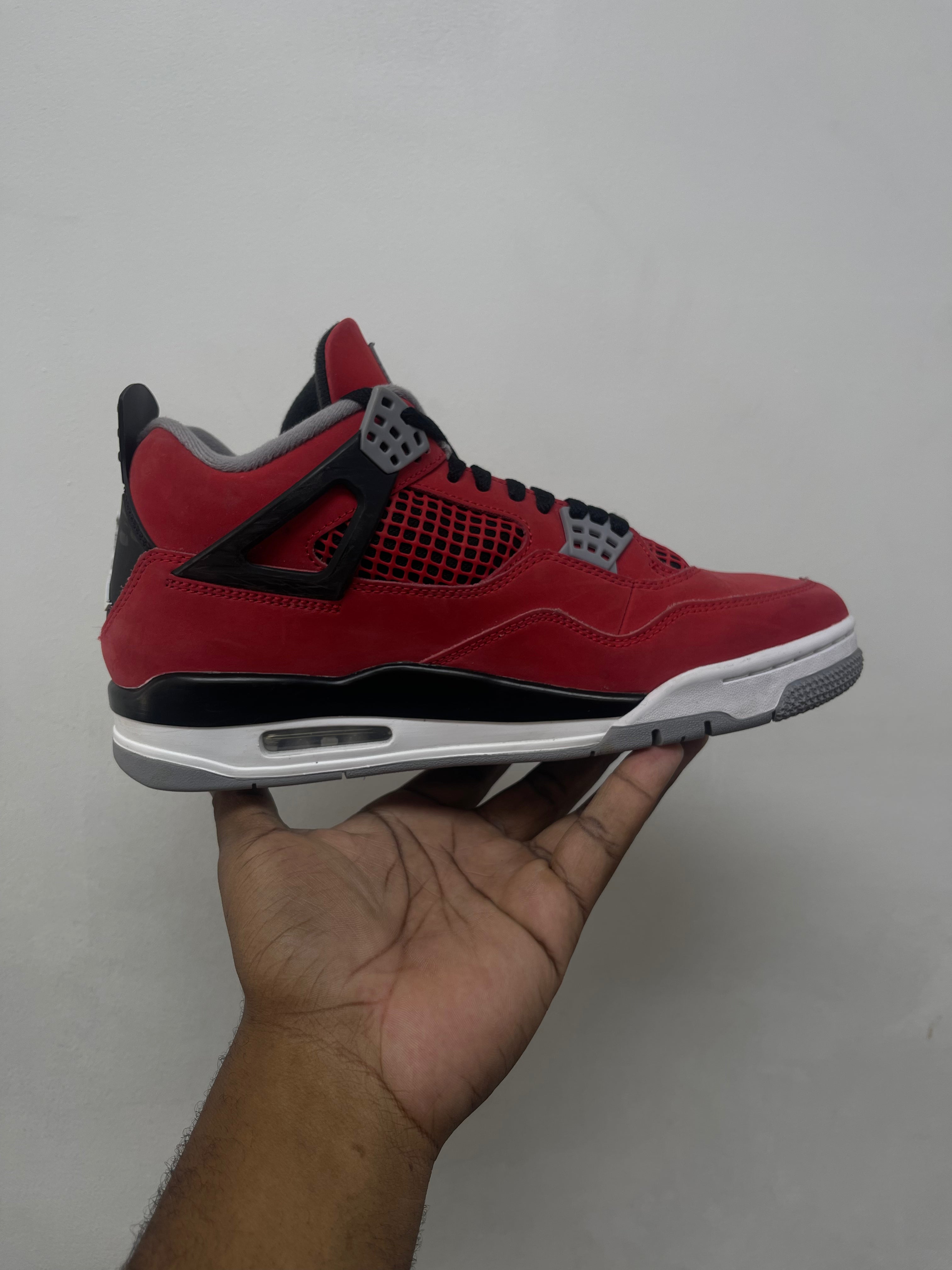 Jordan 4 Toro Sneakers