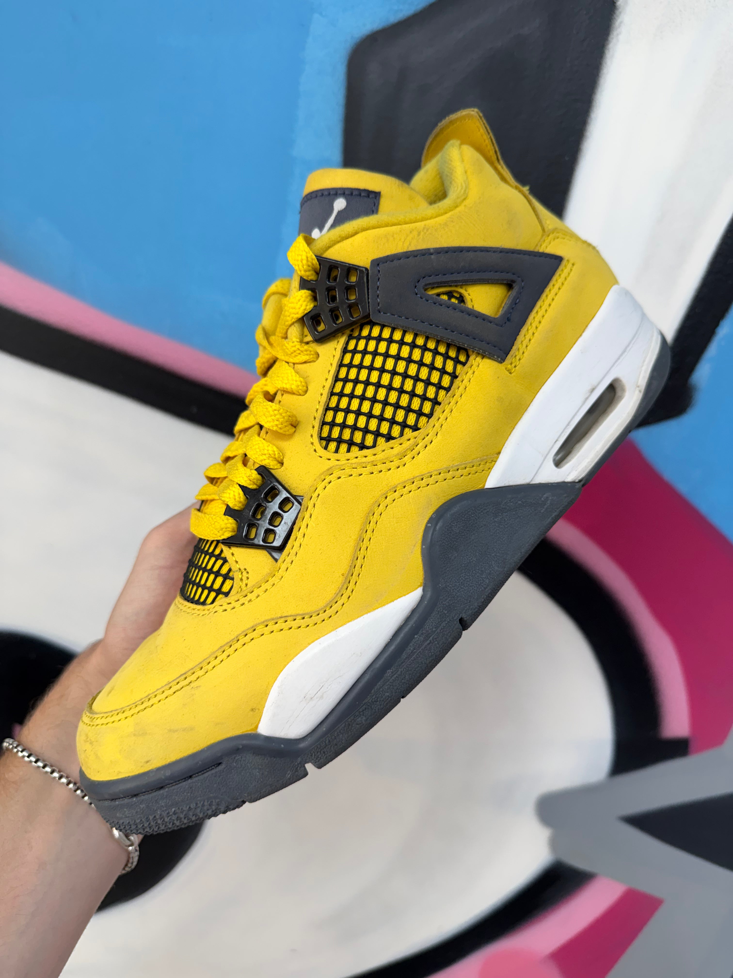 Jordan 4 Lightning Sneakers