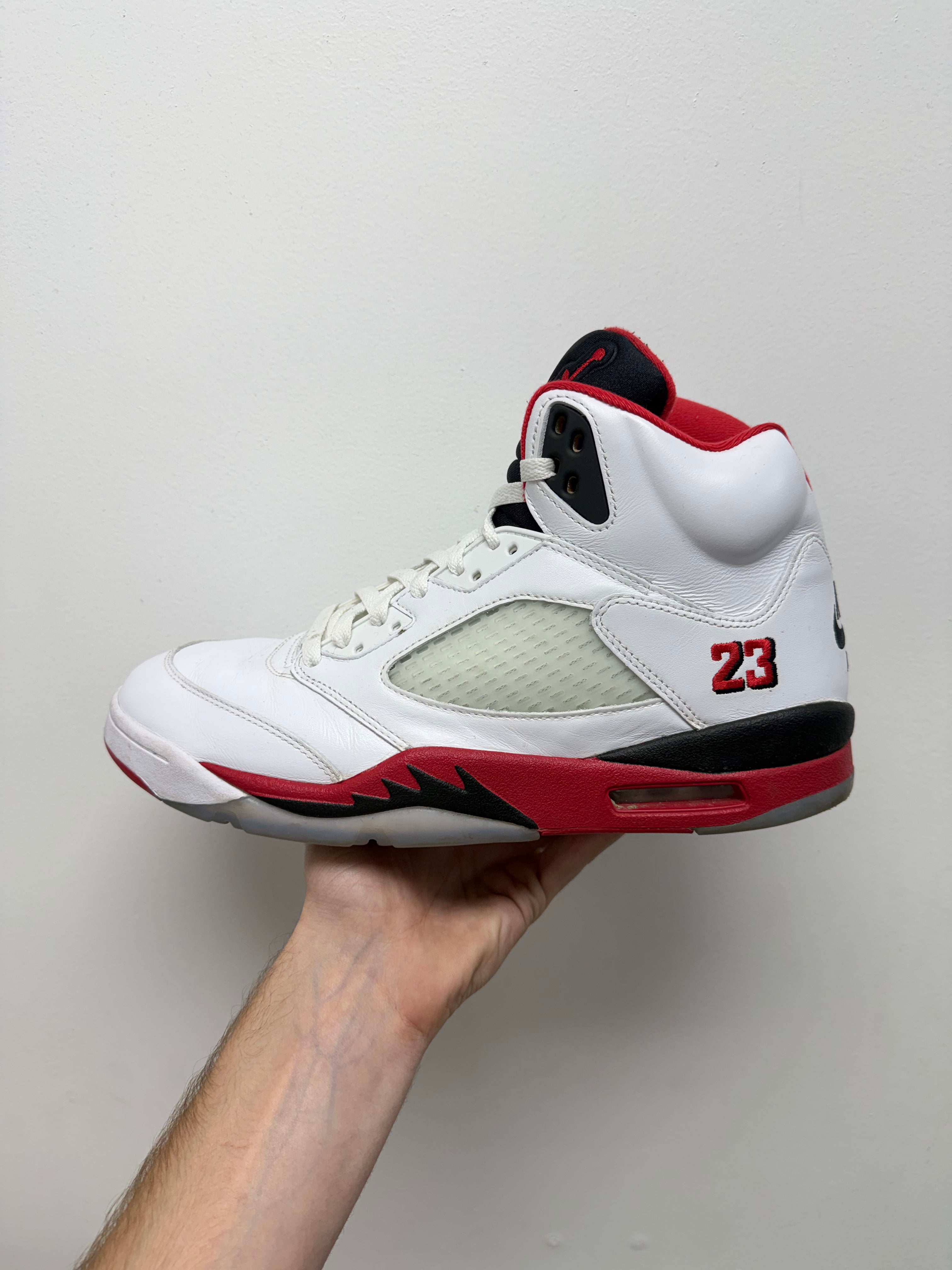Jordan 5 Fire Red Sneakers