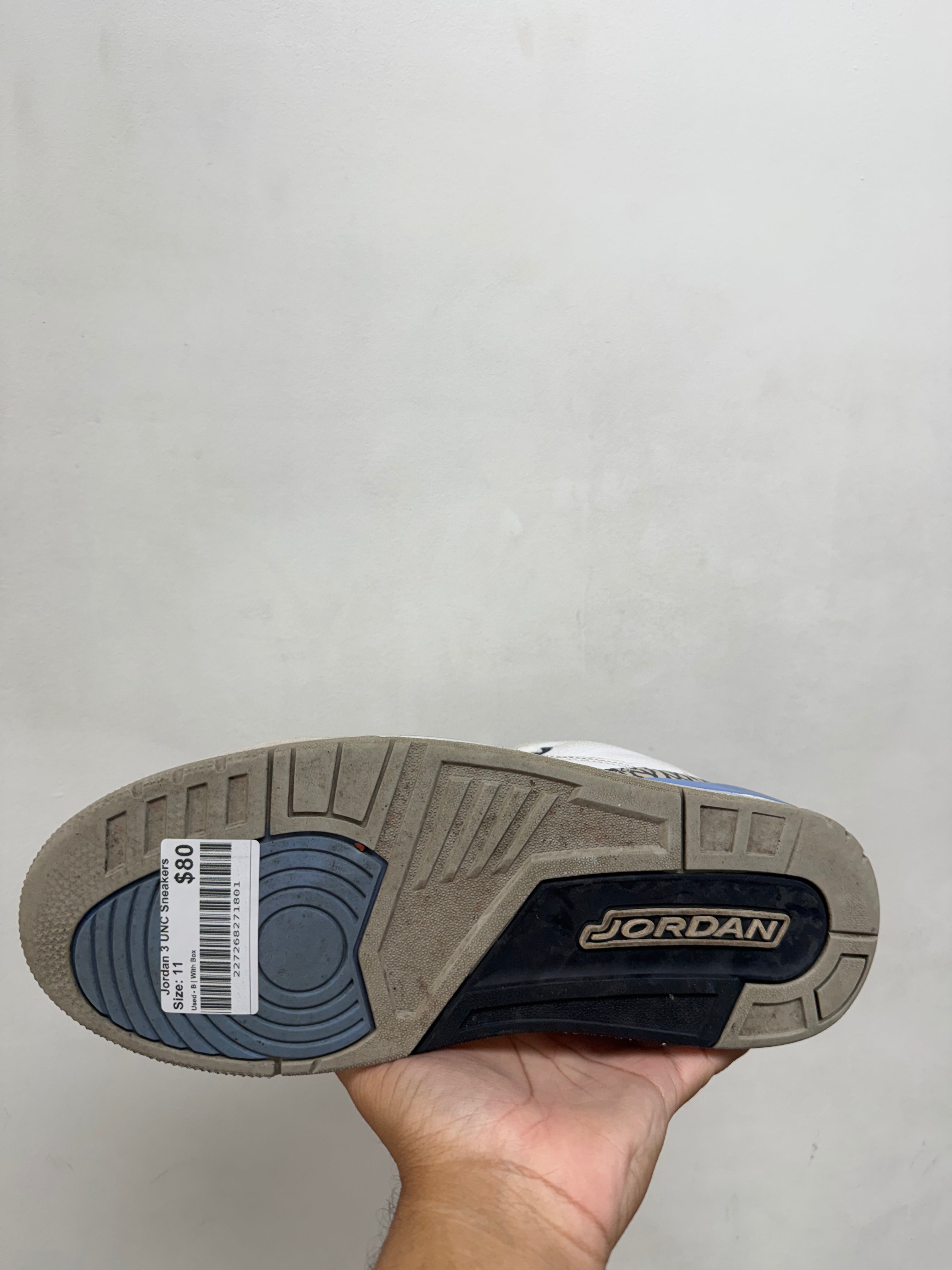 Jordan 3 UNC Sneakers