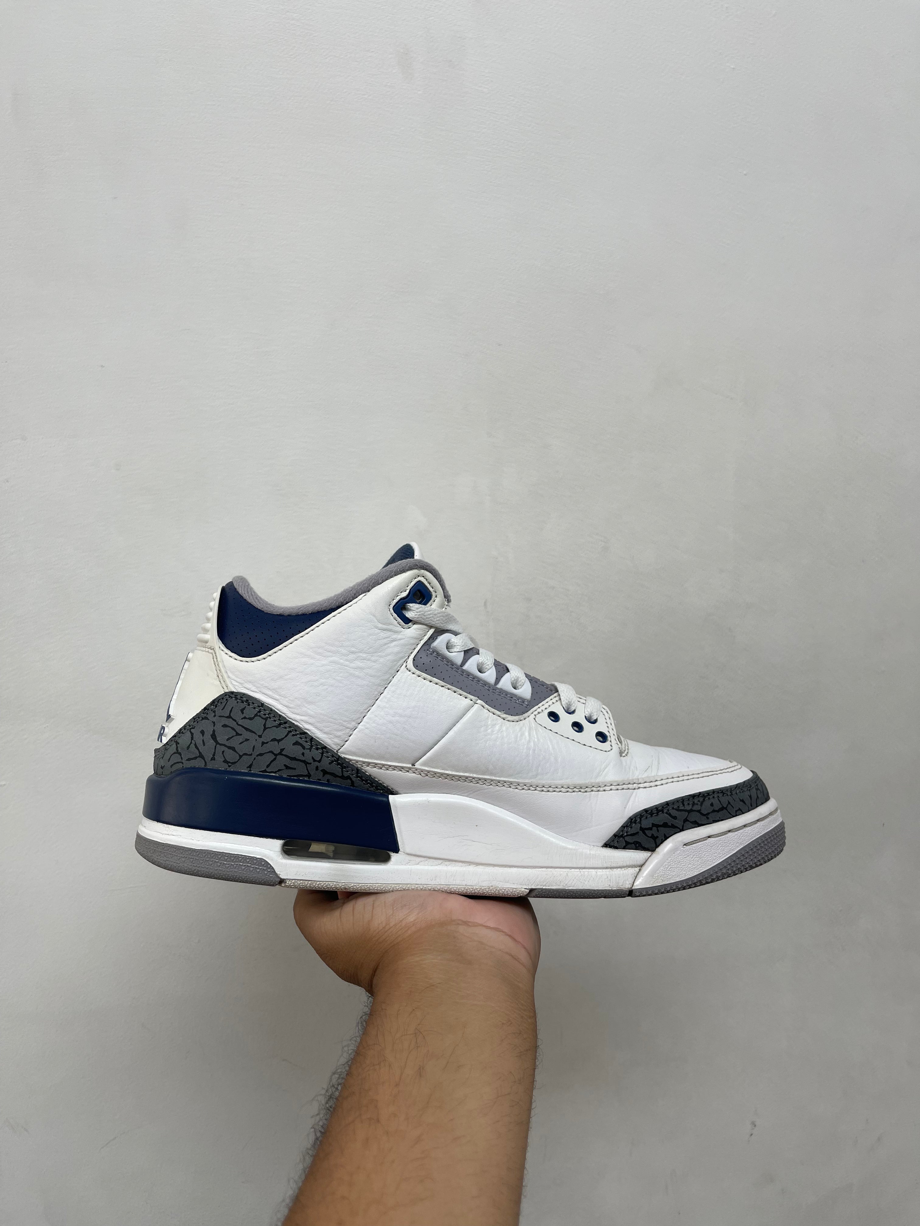 Jordan 3 Midnight Navy Sneakers