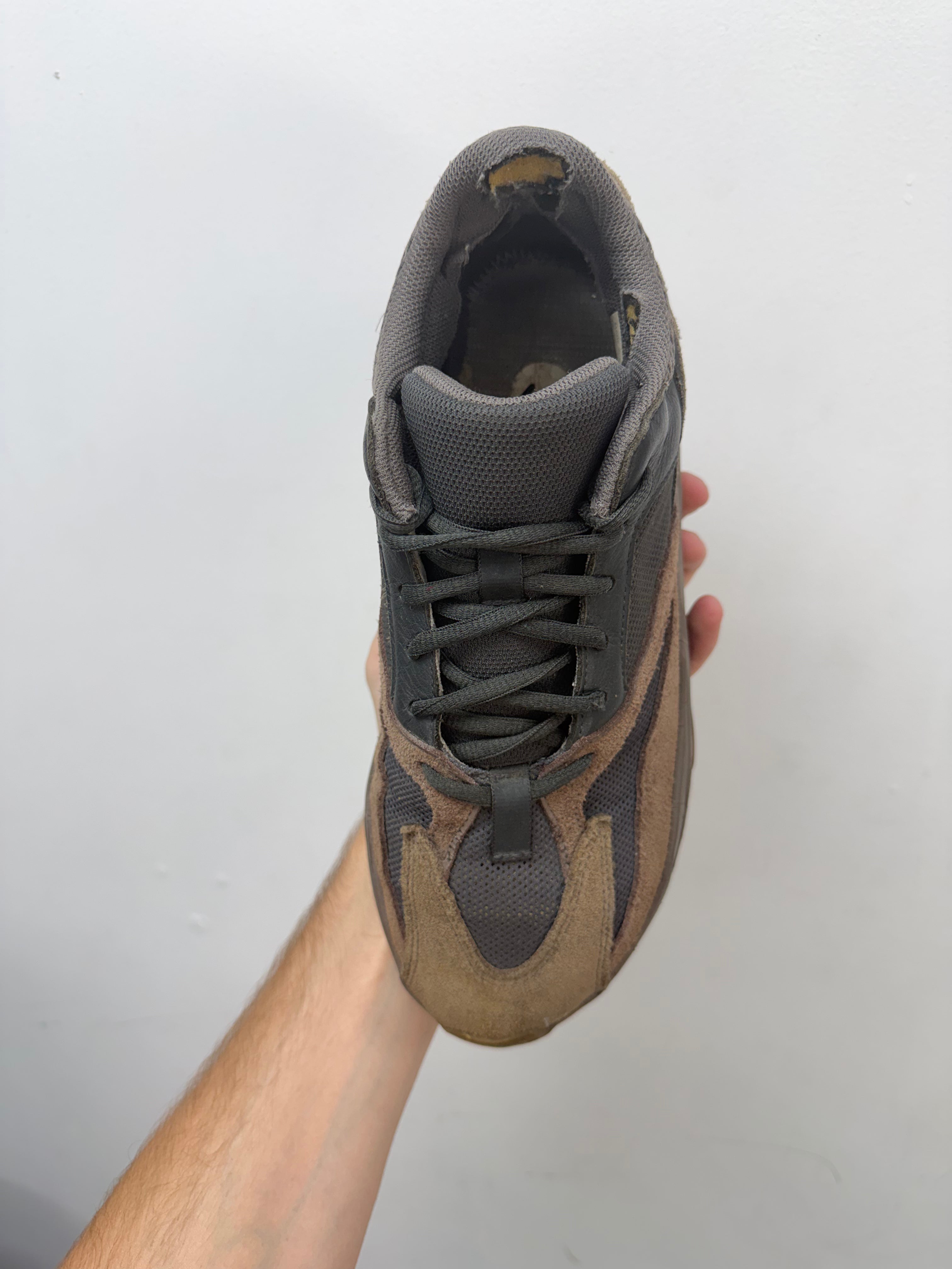 YZY 700 Mauve Sneakers