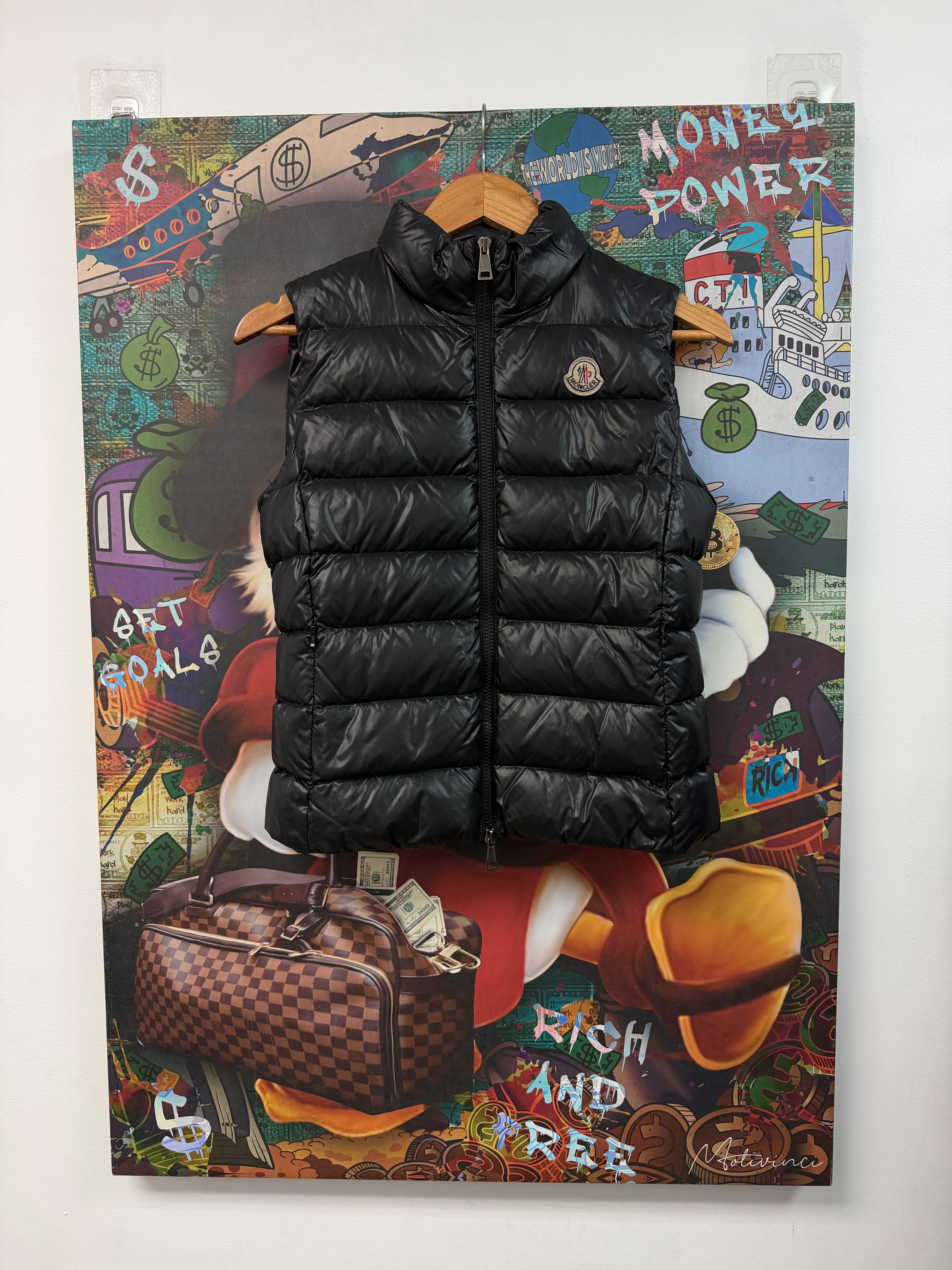 Moncler Female's Puffer Vest Black Used 0 (XS)