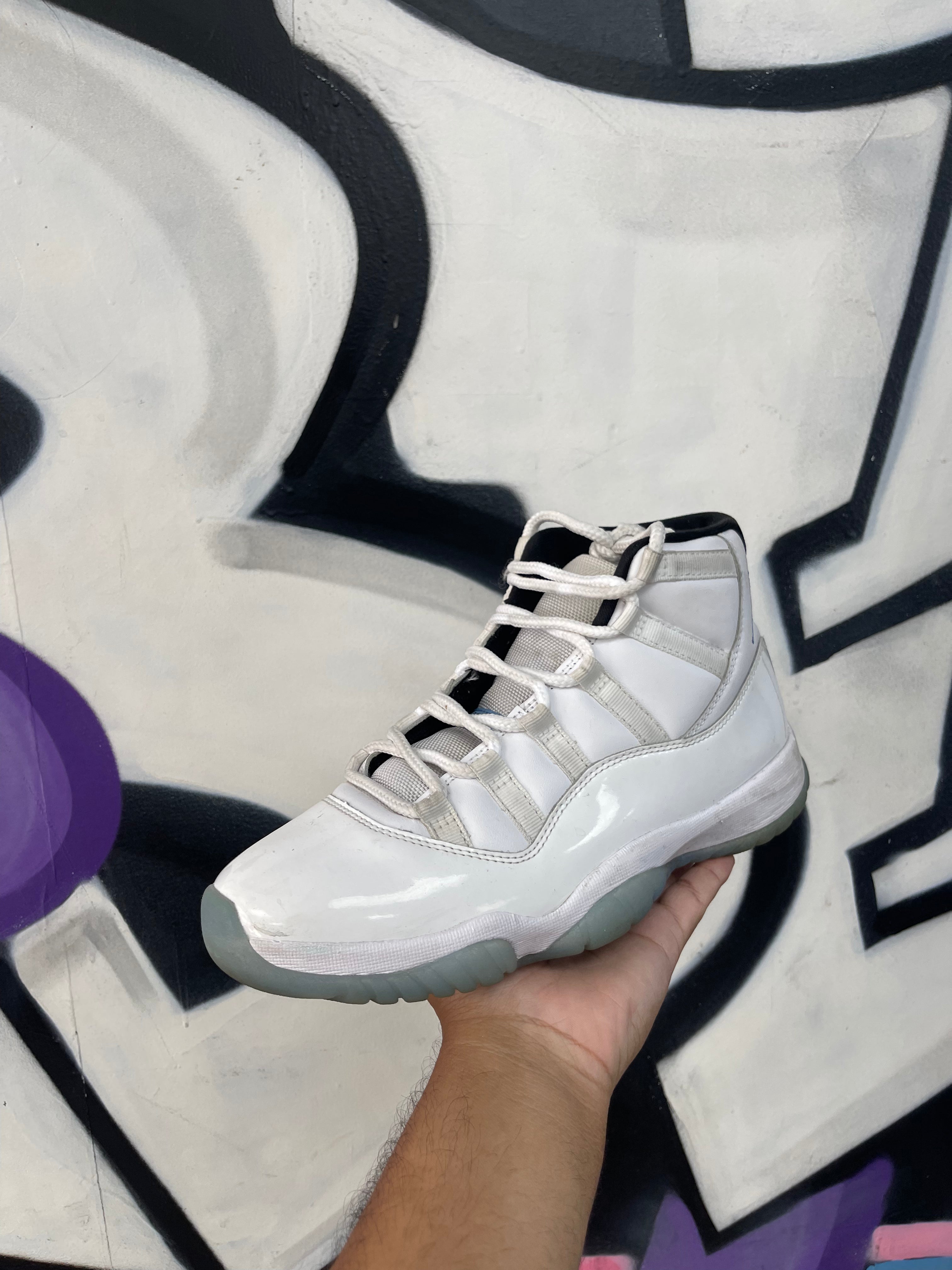 Jordan 11 Legend Blue Sneakers