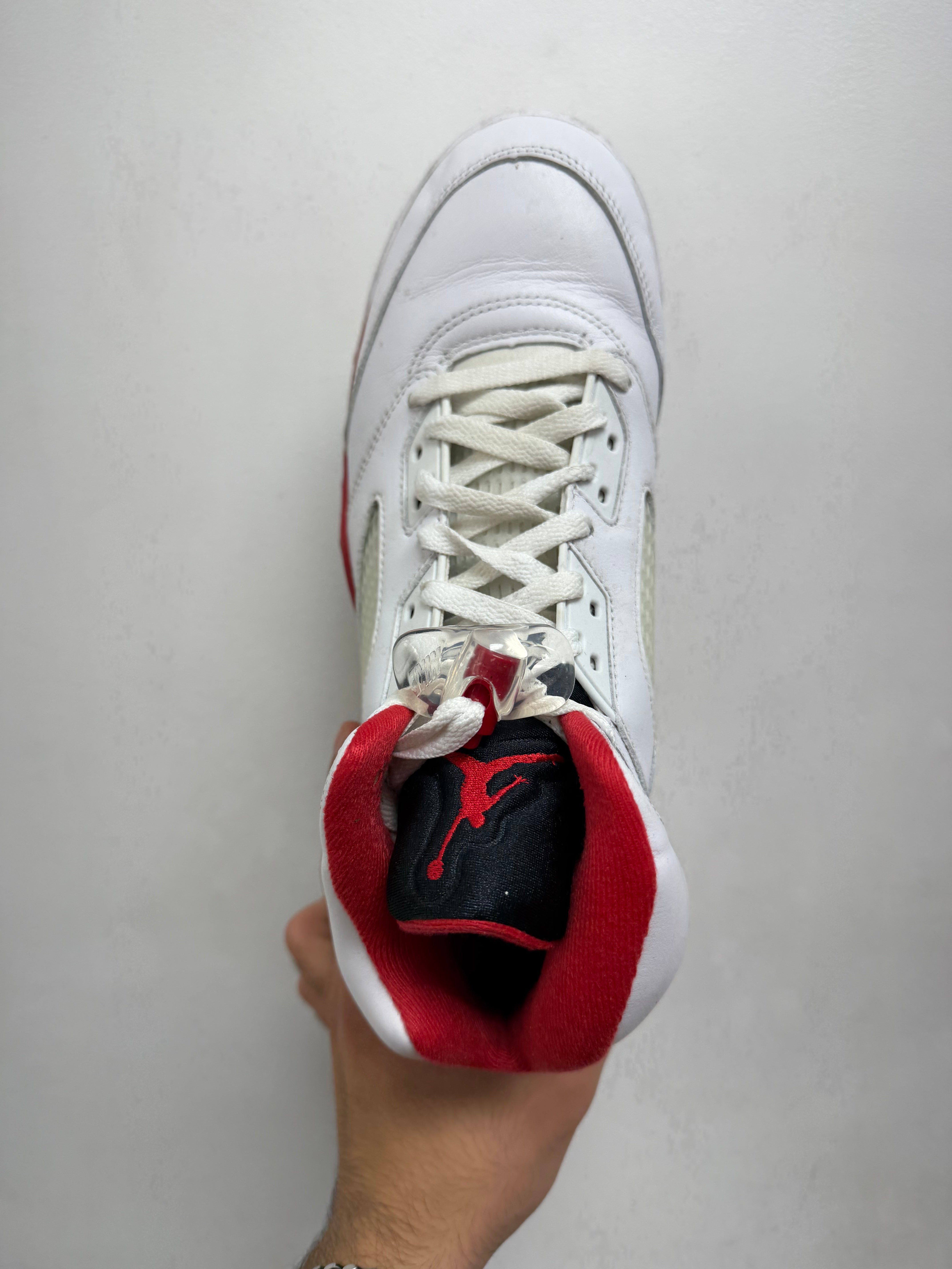 Jordan 3 Fire Red Sneakers