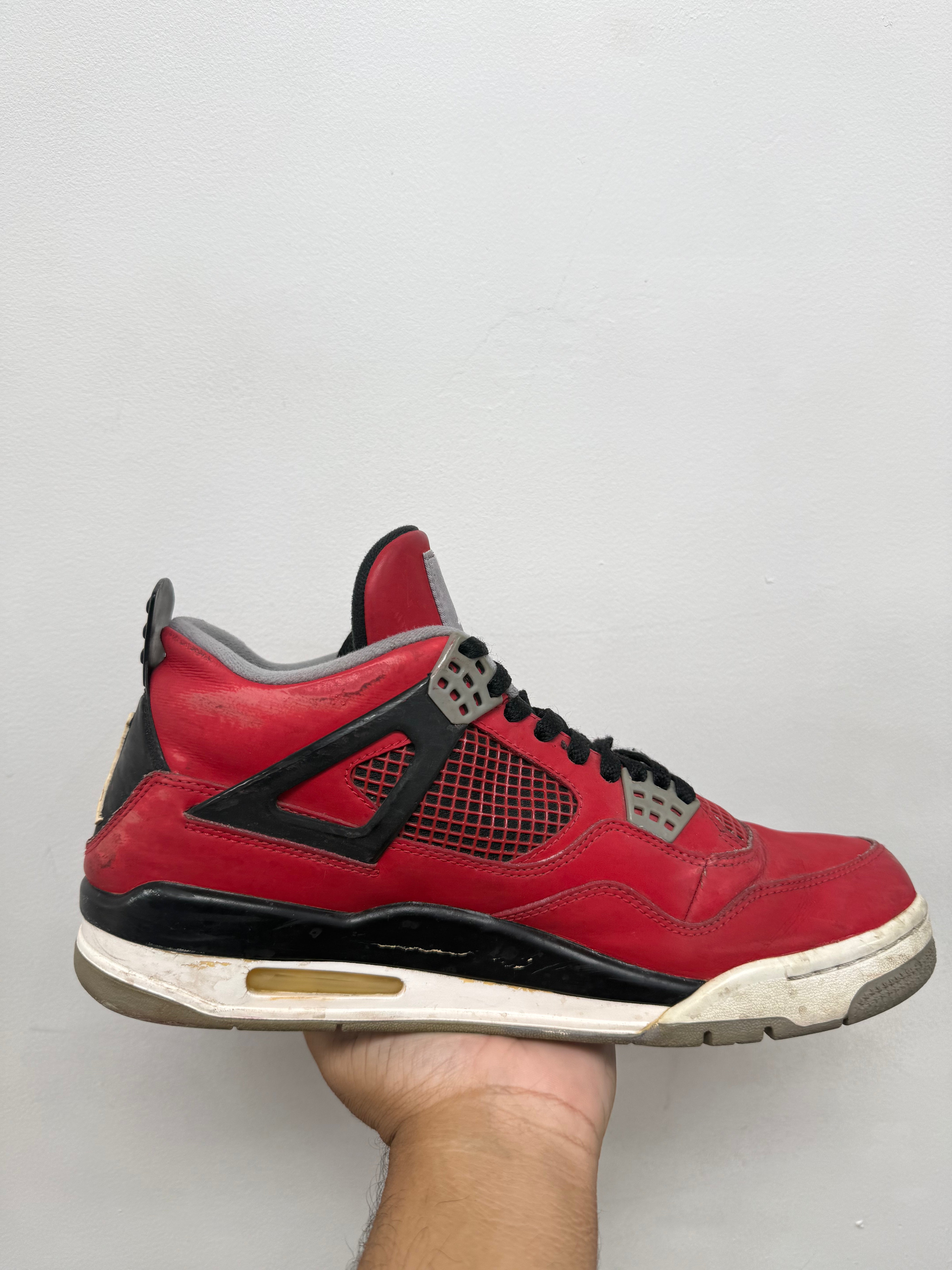 Jordan 4 Toro (2014) Sneakers