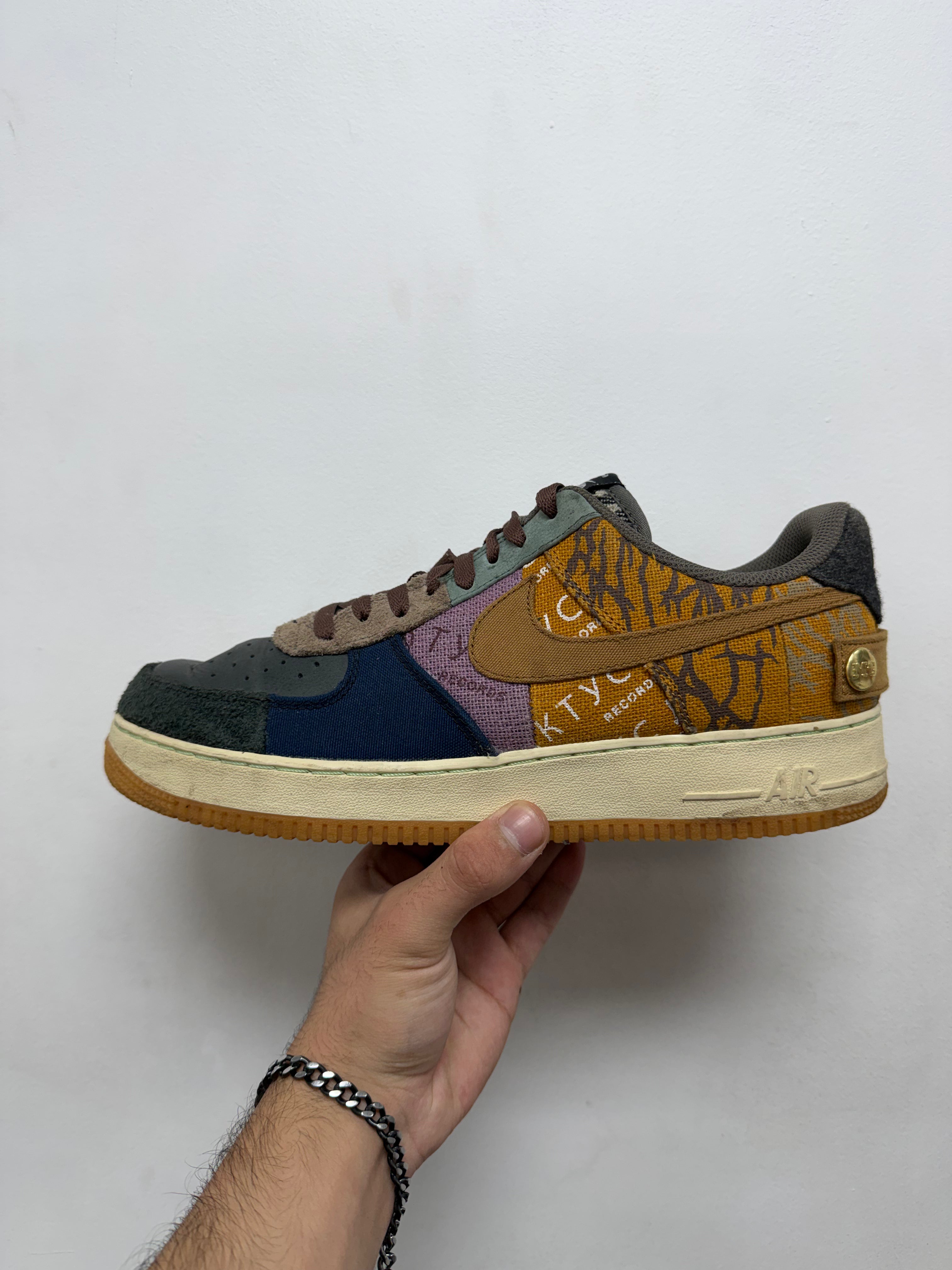 Nike Travis Scott Cactus Jack Sneakers