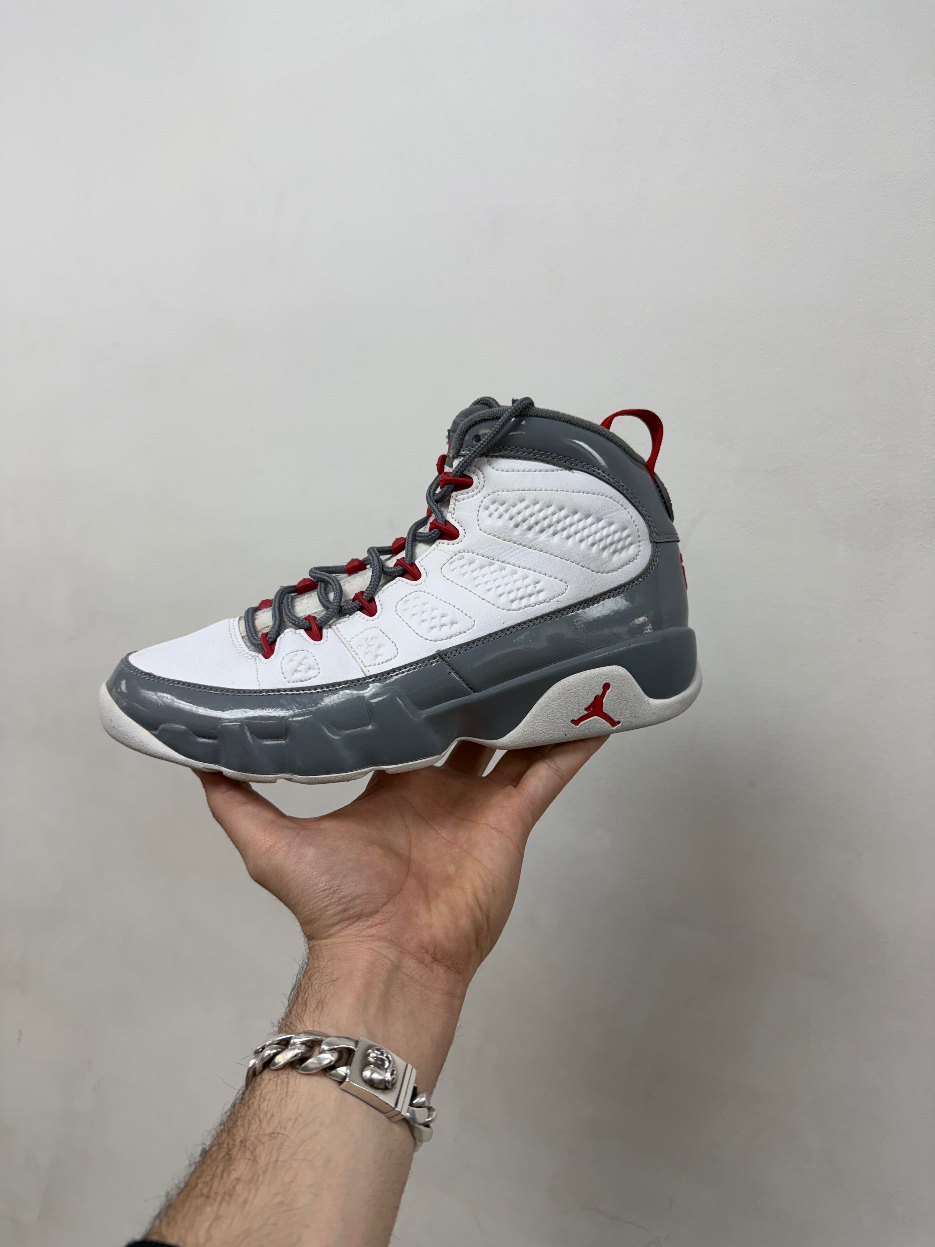 Nike Jordan 9 Fire Red Sneakers
