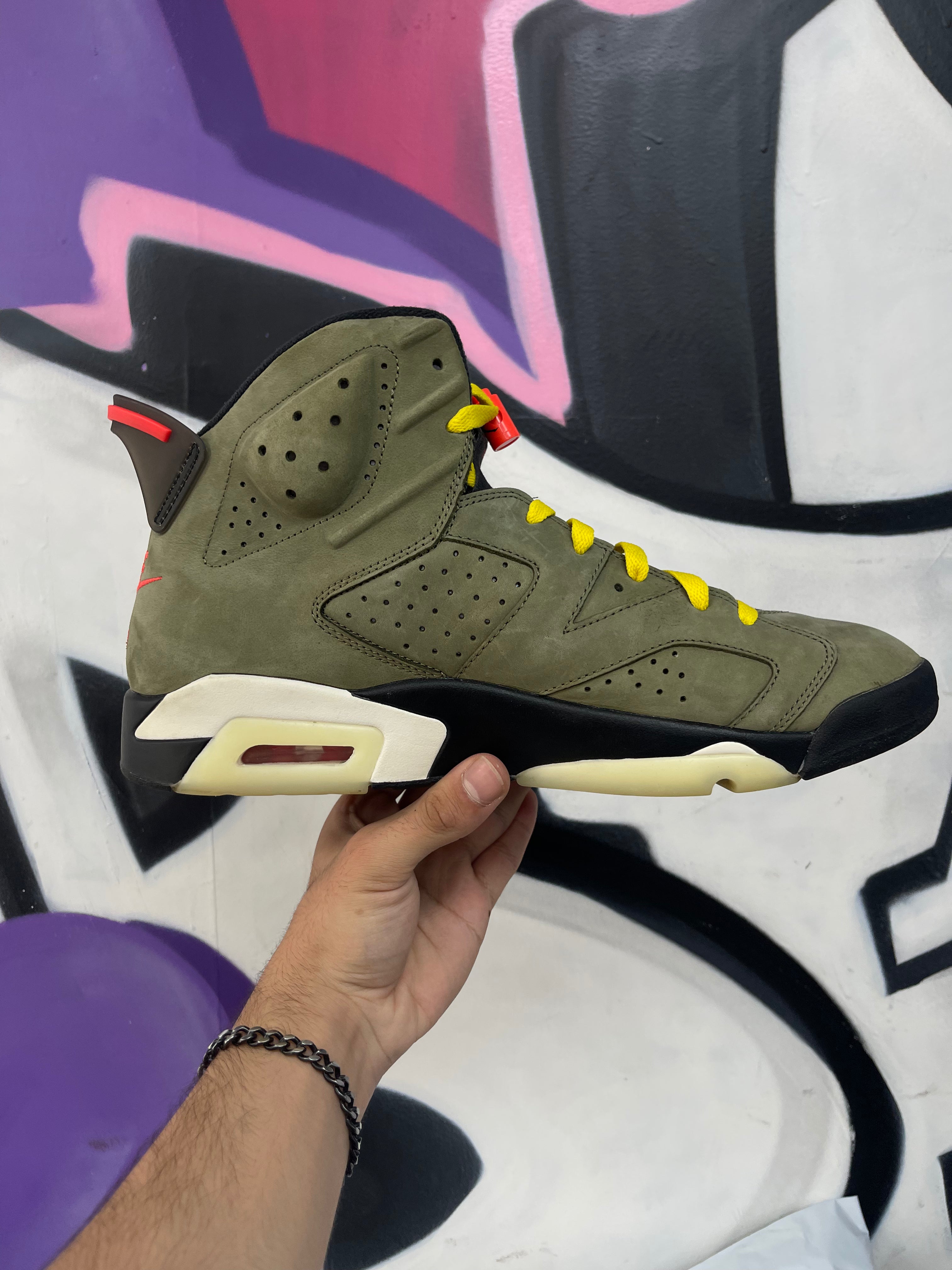 Jordan 6 Travis Scott Sneakers