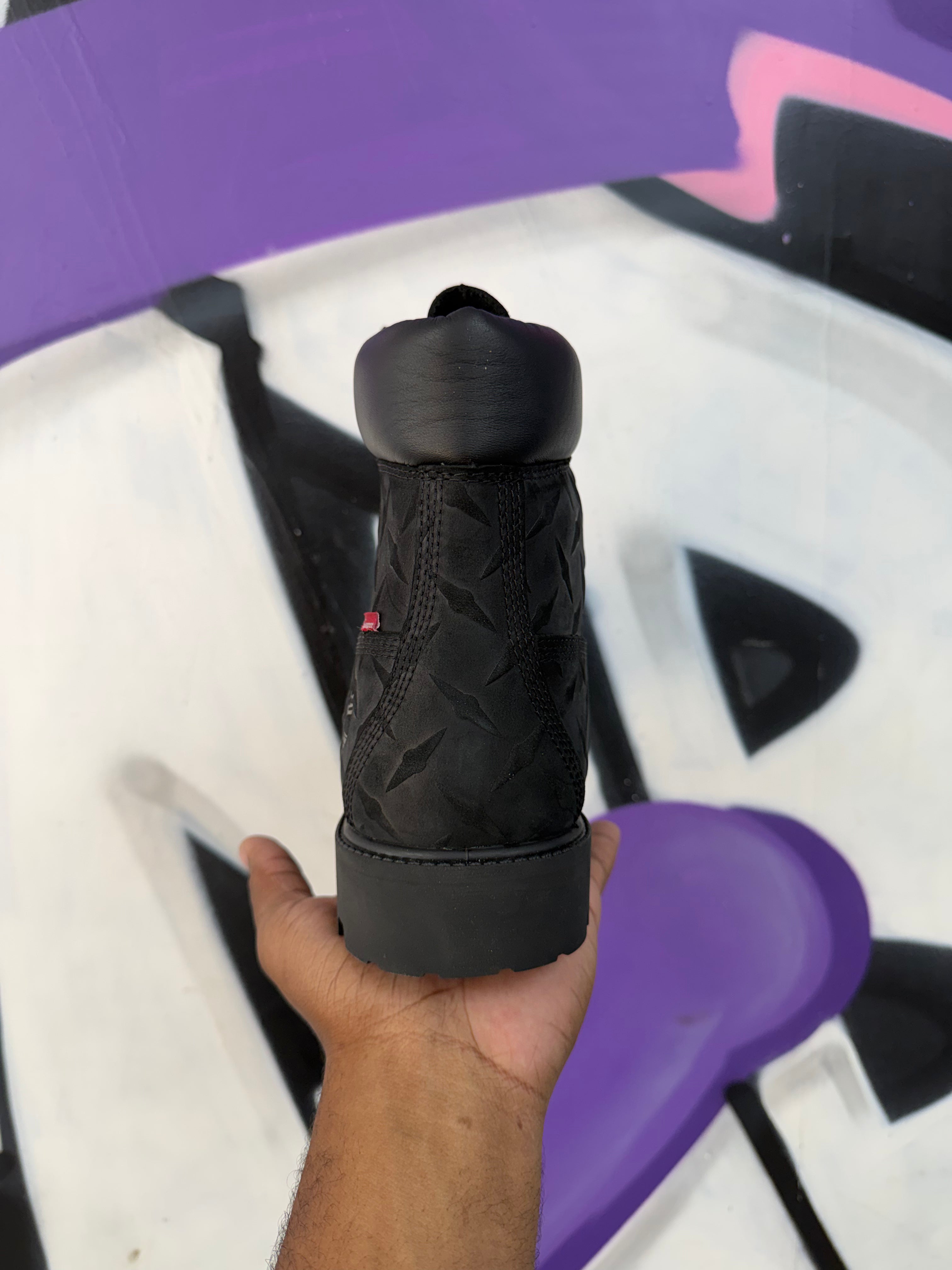 Supreme x Timberland Black Diamond Plate 6" Boots