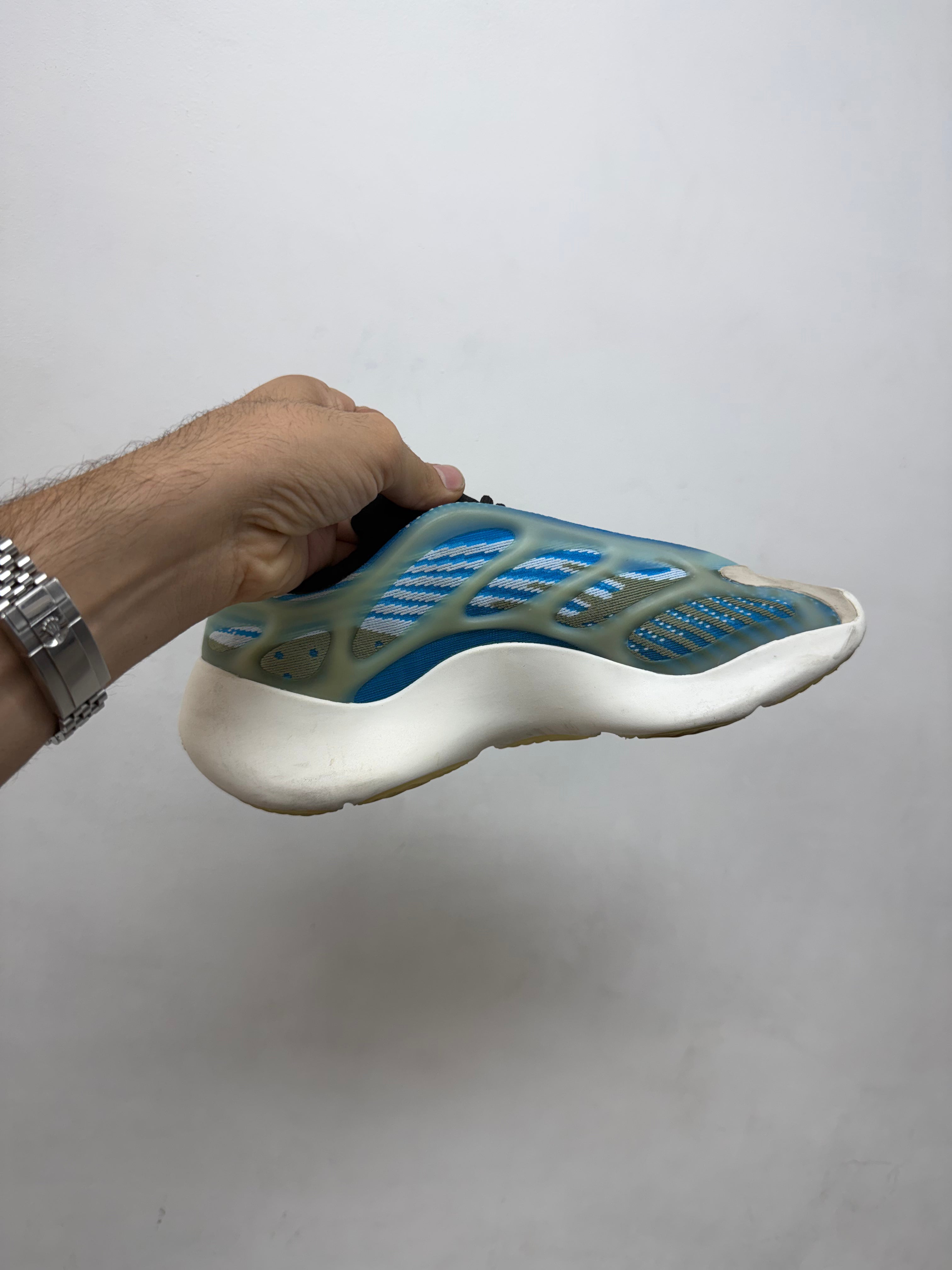YZY 700 V3 Arzareal Sneakers