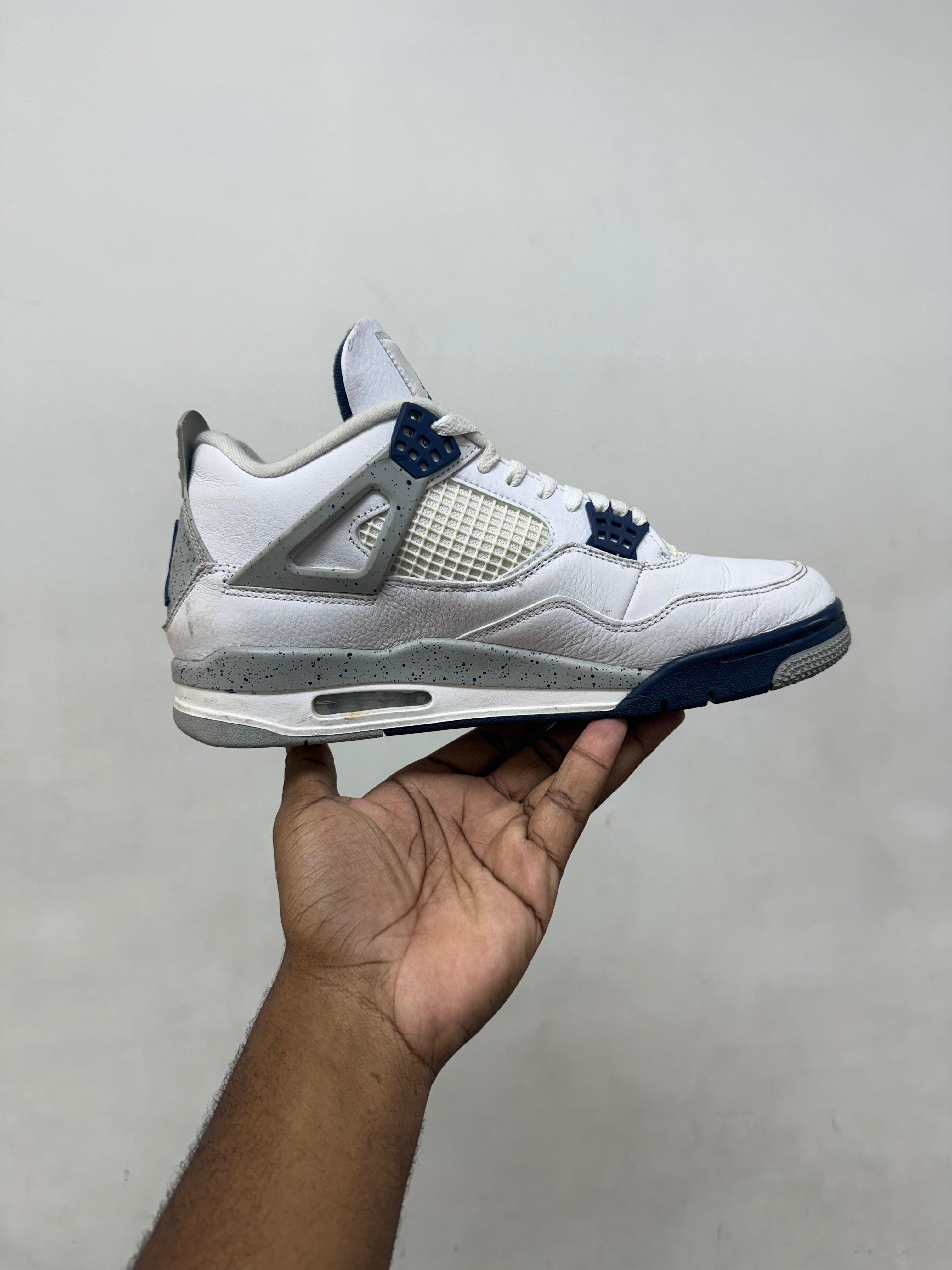 Jordan 4 Midnight Navy (Slight Yellowing) Sneakers