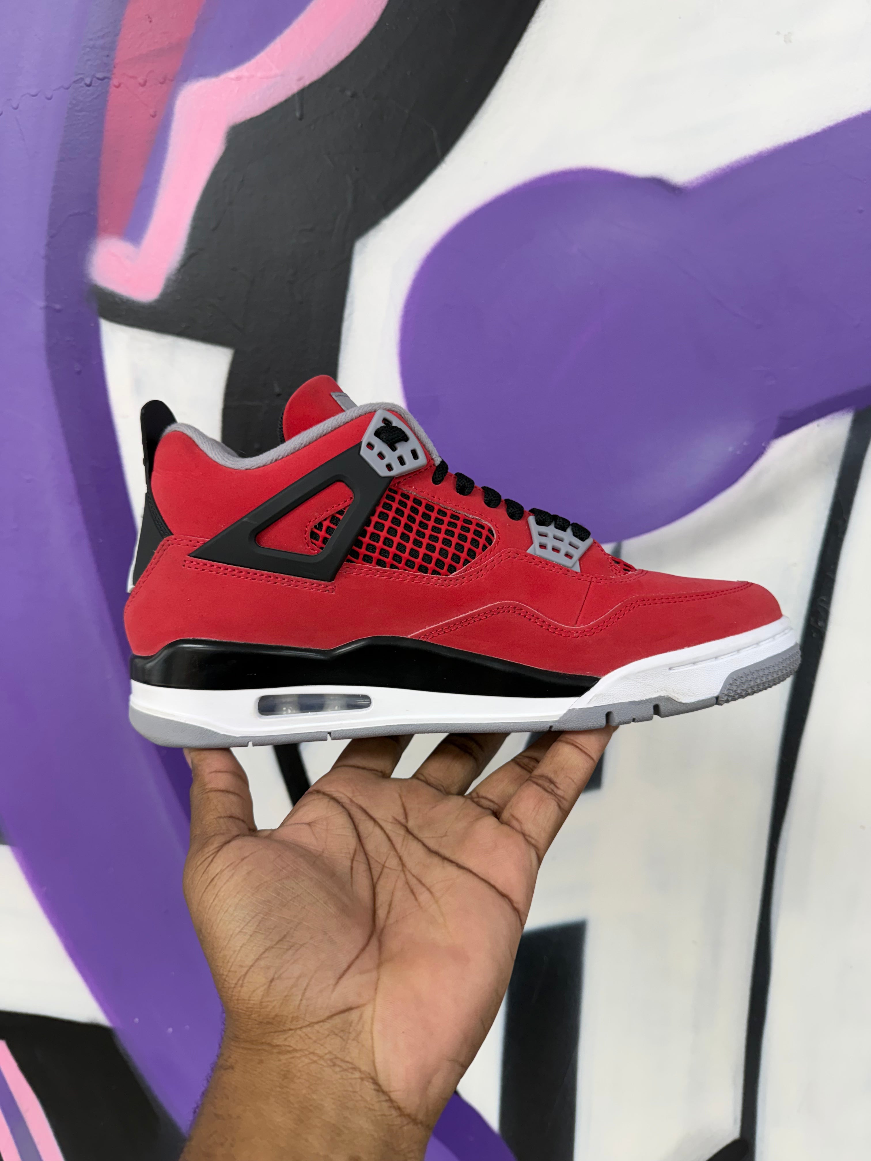 Jordan 4 Toro Sneakers