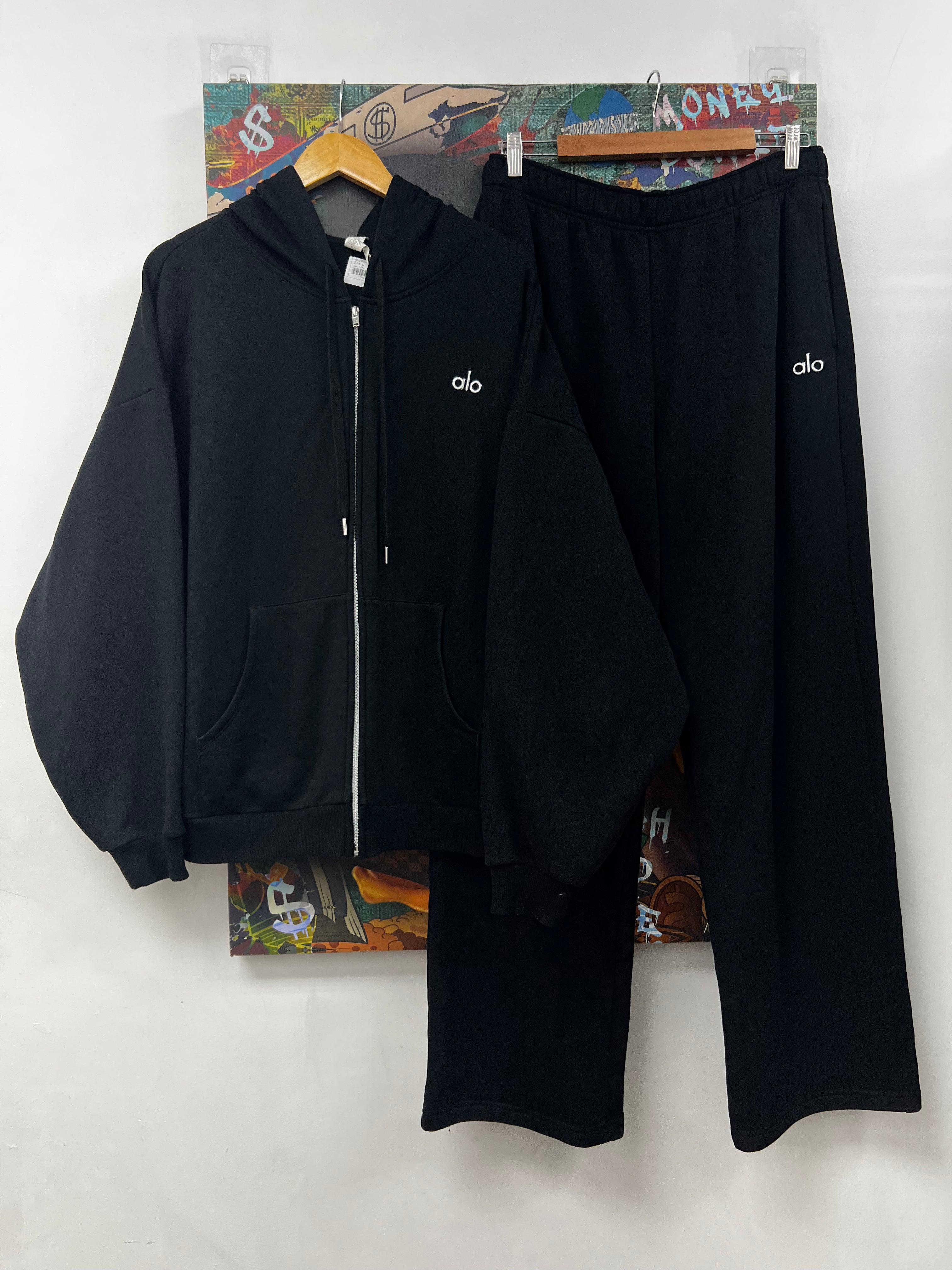 ALO Black Accolade Sweatsuit