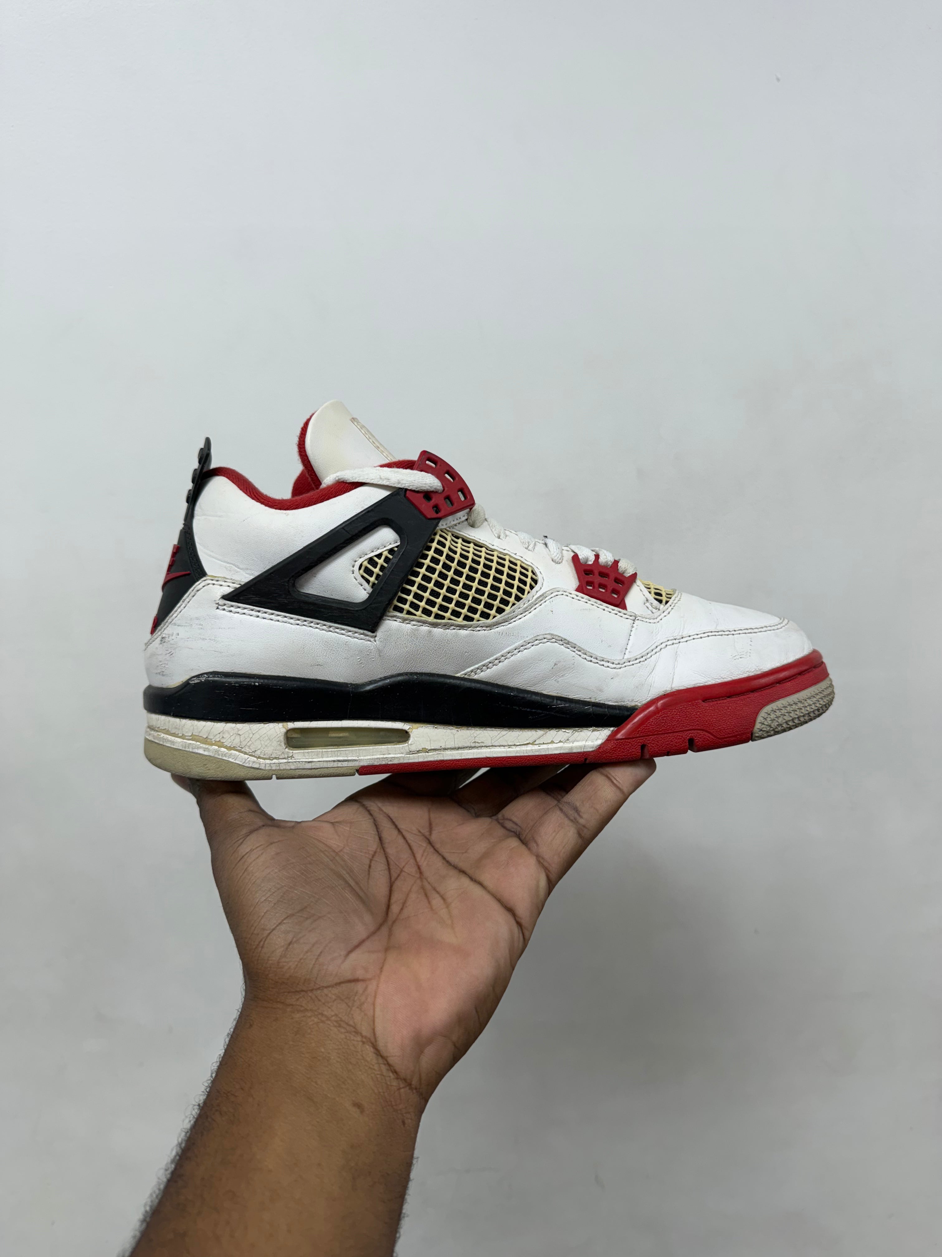 Jordan 4 Fire Red Sneakers