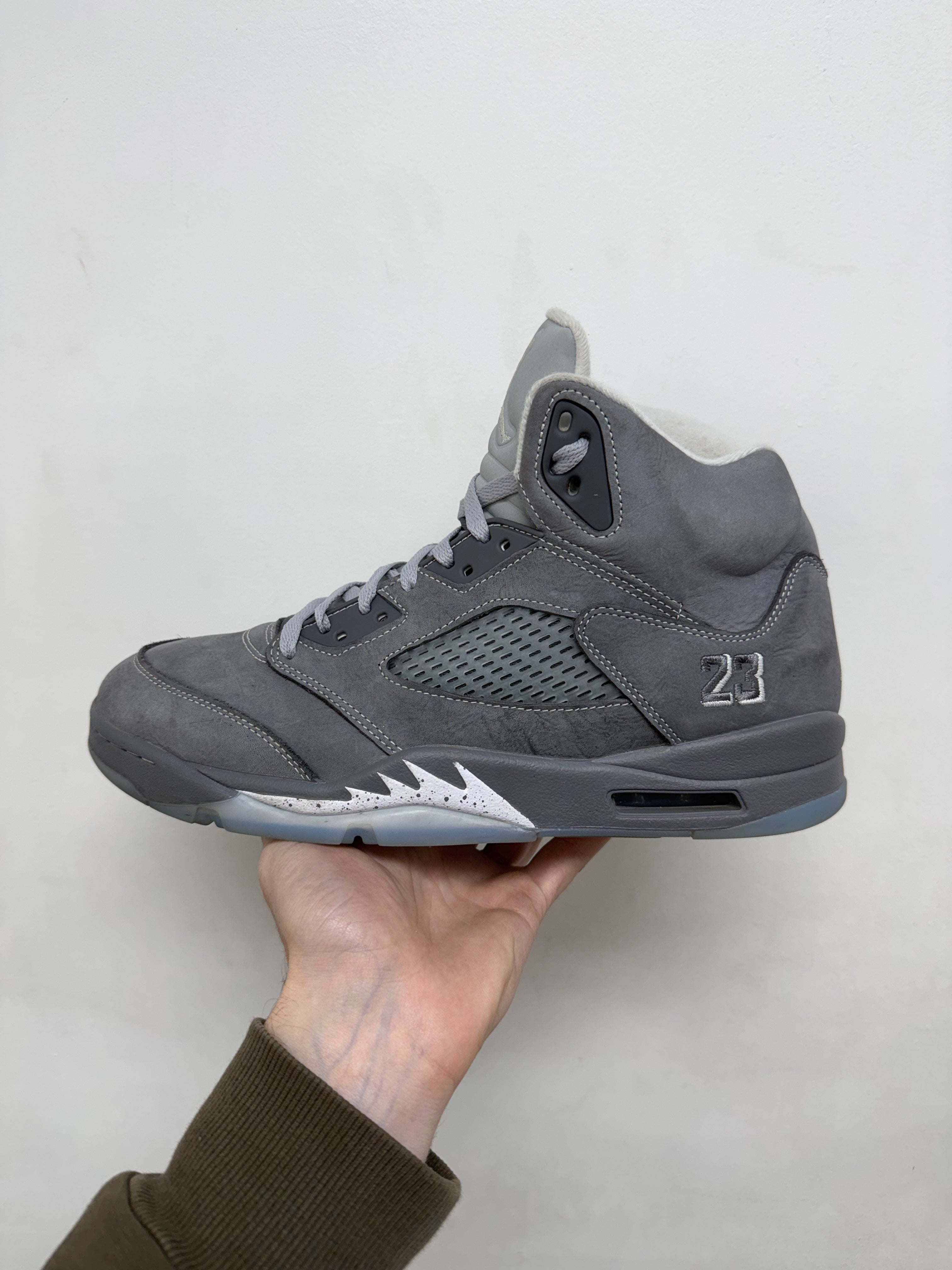 Jordan 5 Wolf Grey Sneakers