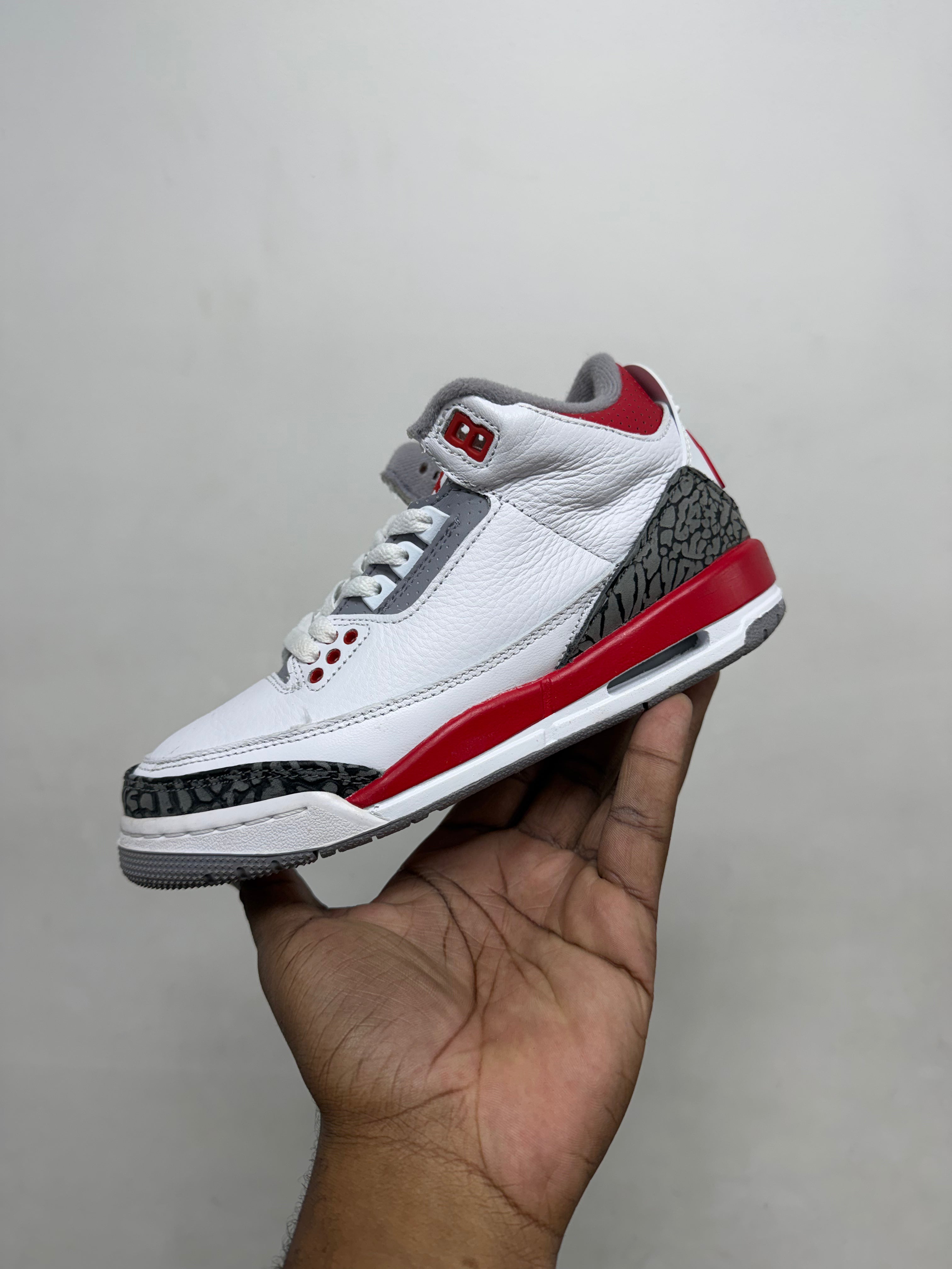 Jordan 3 Fire Red Sneakers