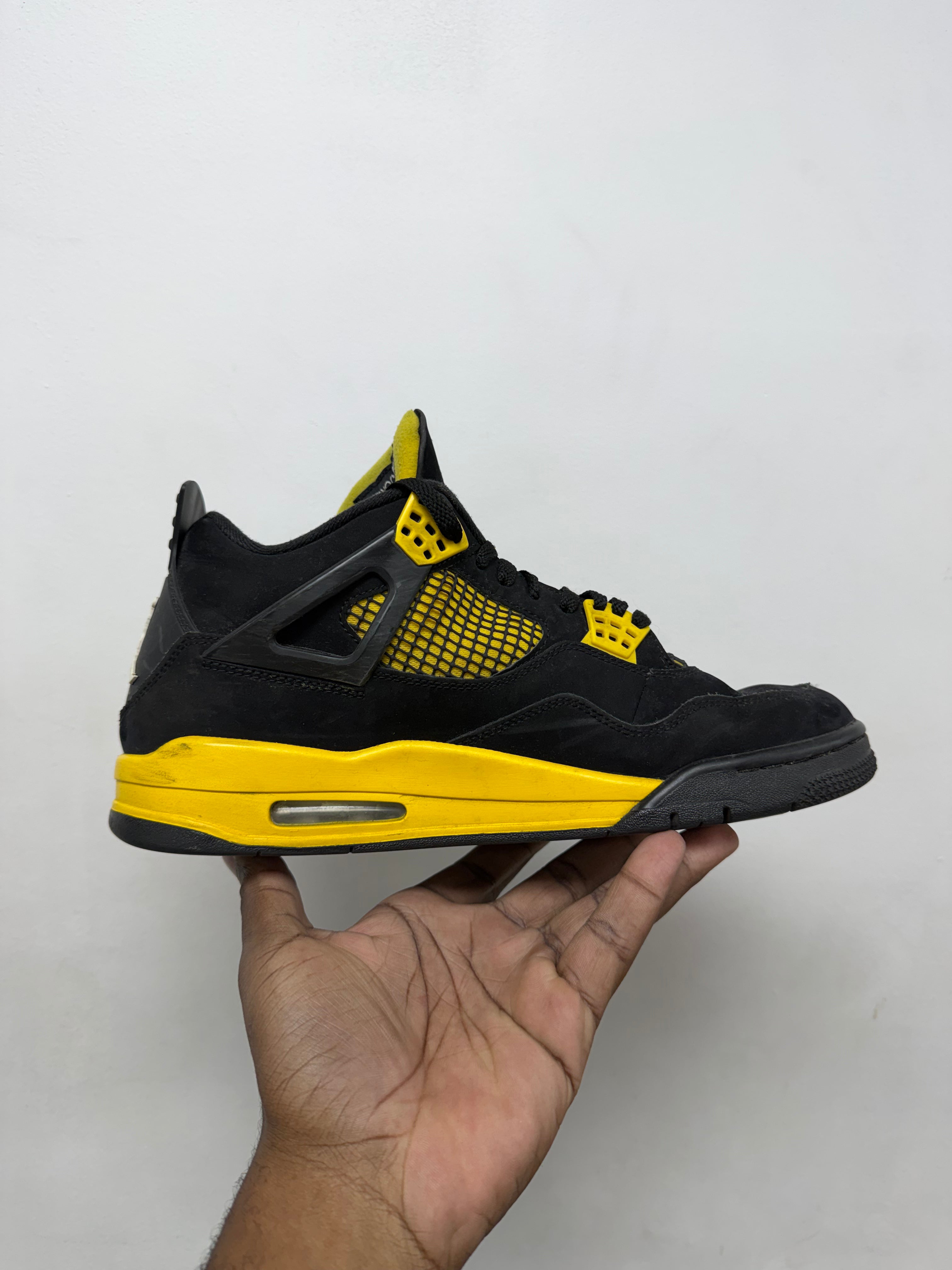 Jordan 4 Thunder Sneakers