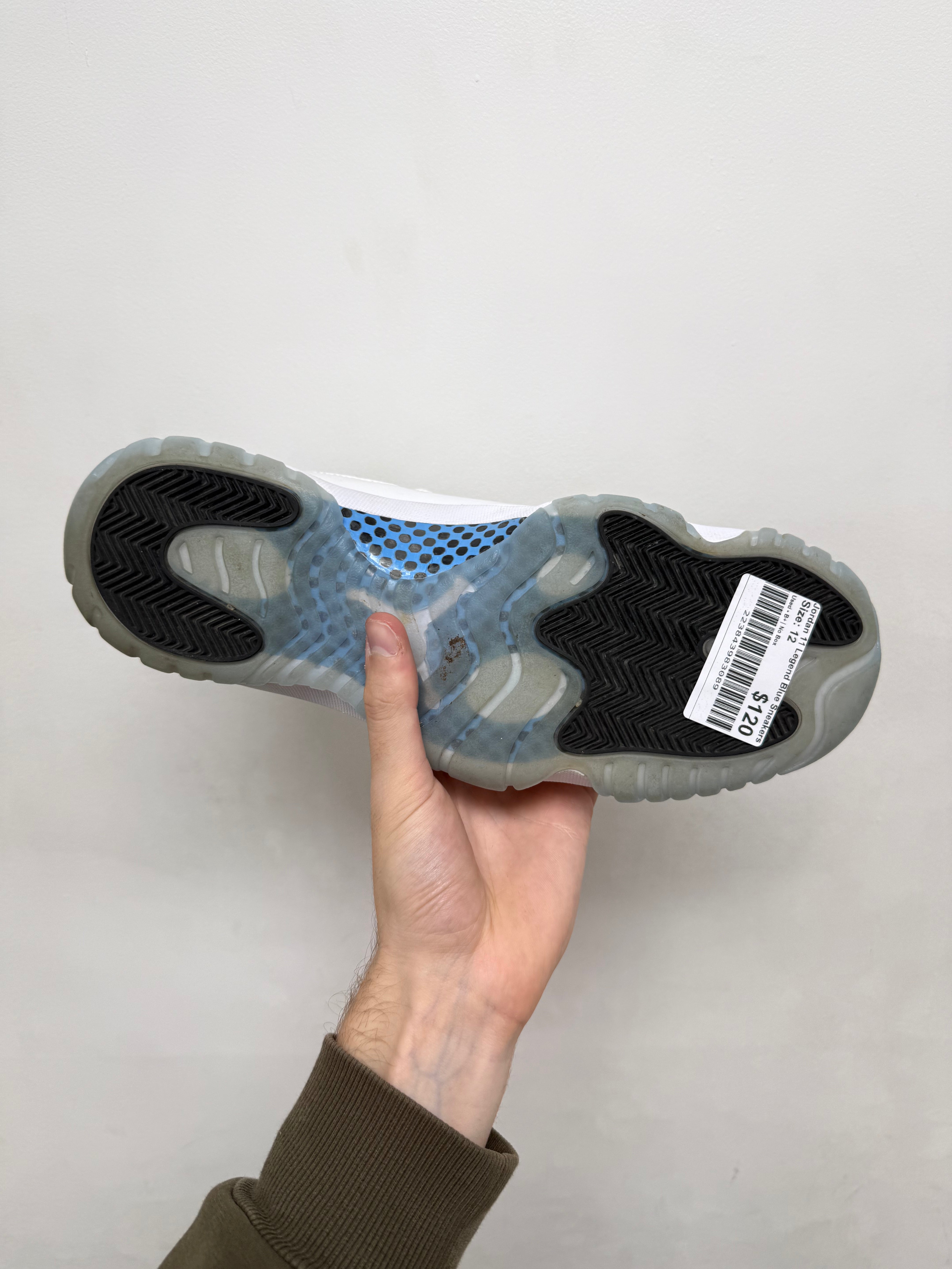 Jordan 11 Legend Blue Sneakers