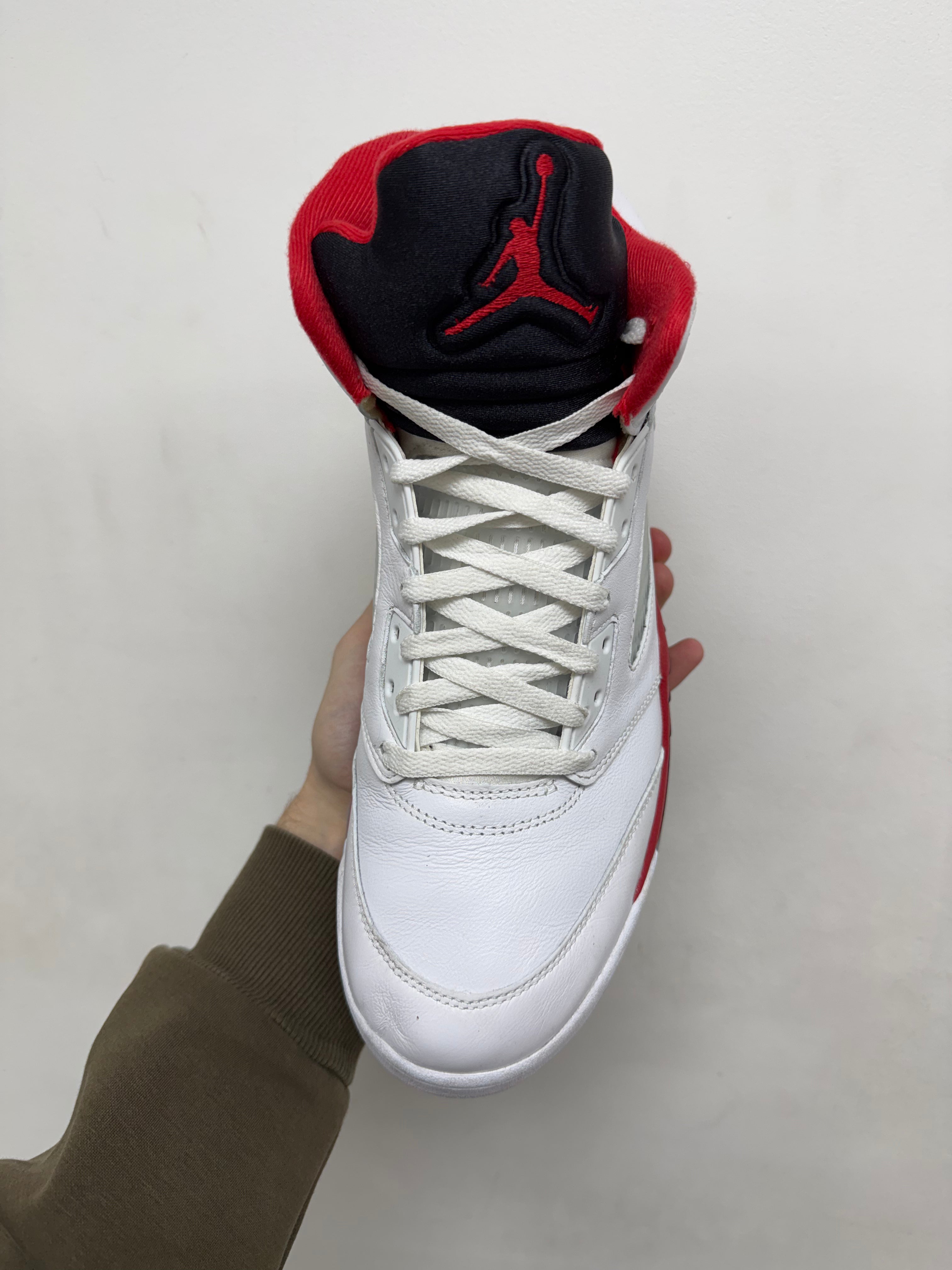 Jordan 5 Fire Red Sneakers