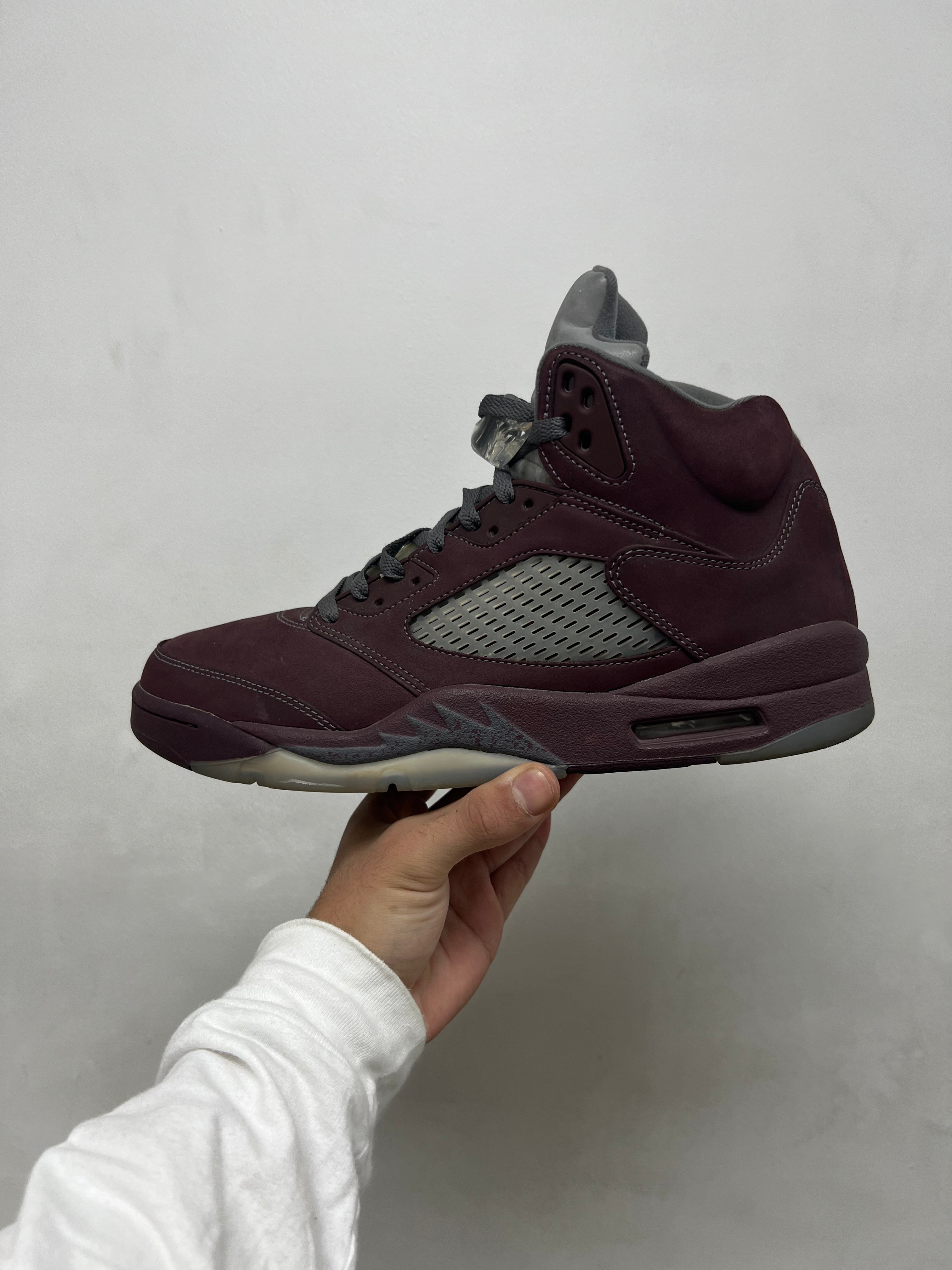 Jordan 5 Burgundy Sneakers
