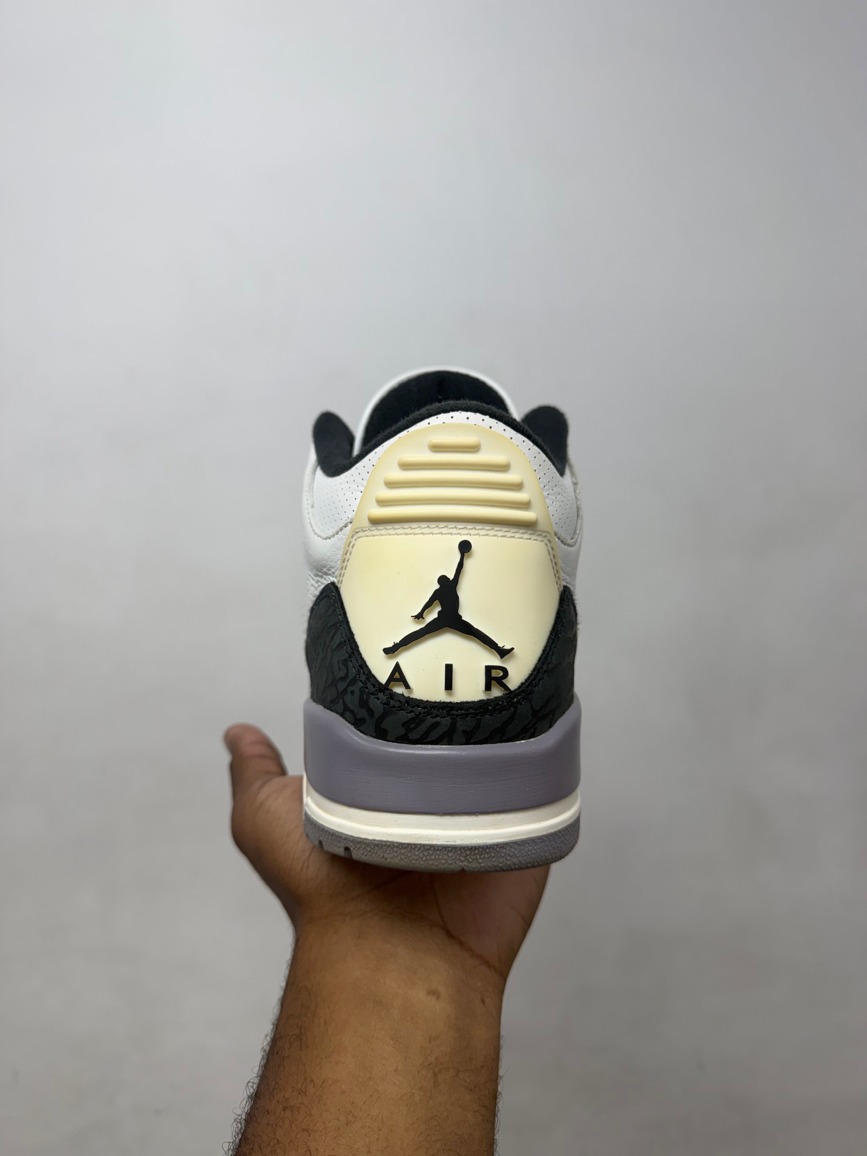 Jordan 3 Cement Grey Sneakers
