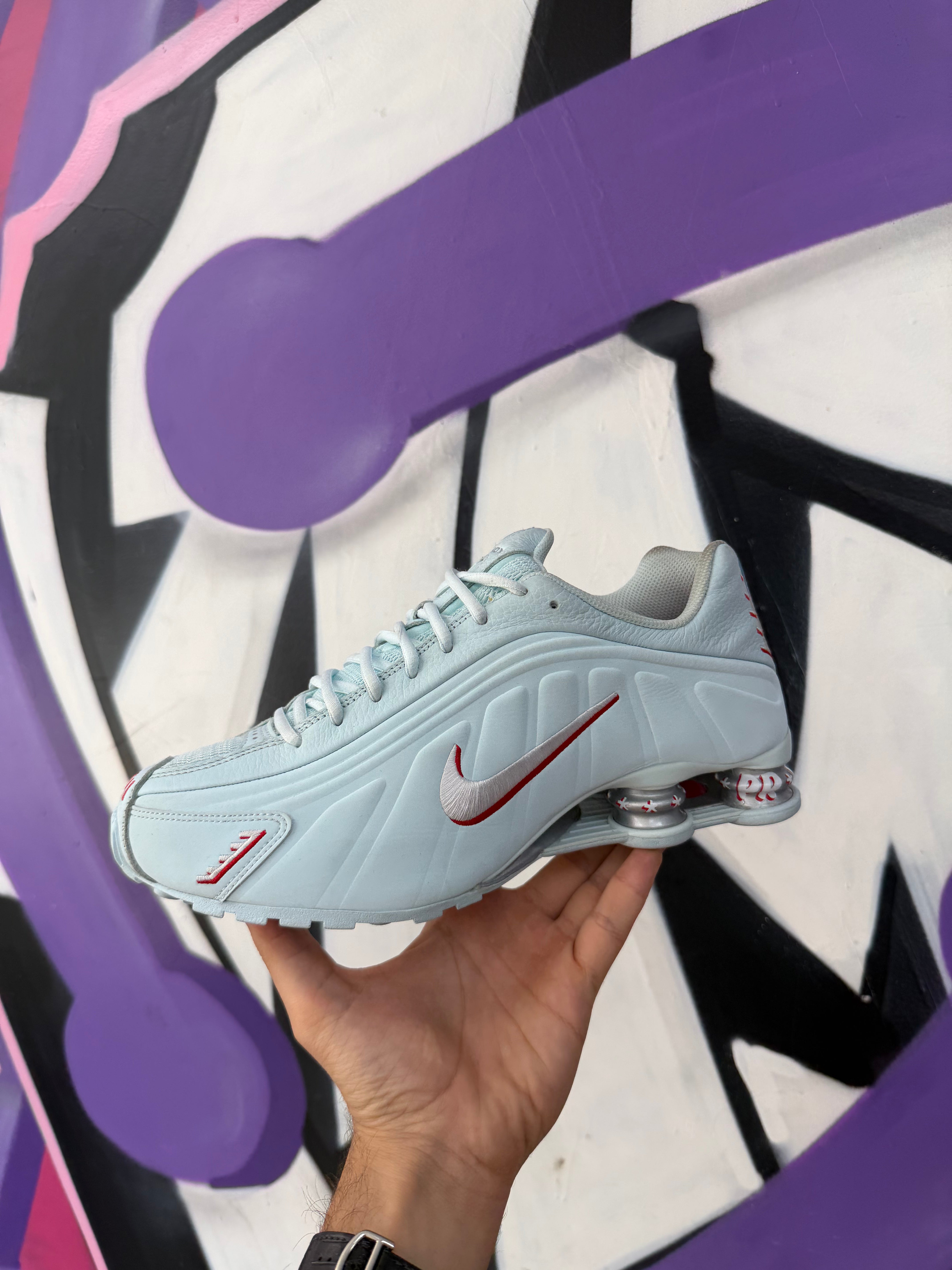Nike Puerto Rico Shox R4 Sneakers