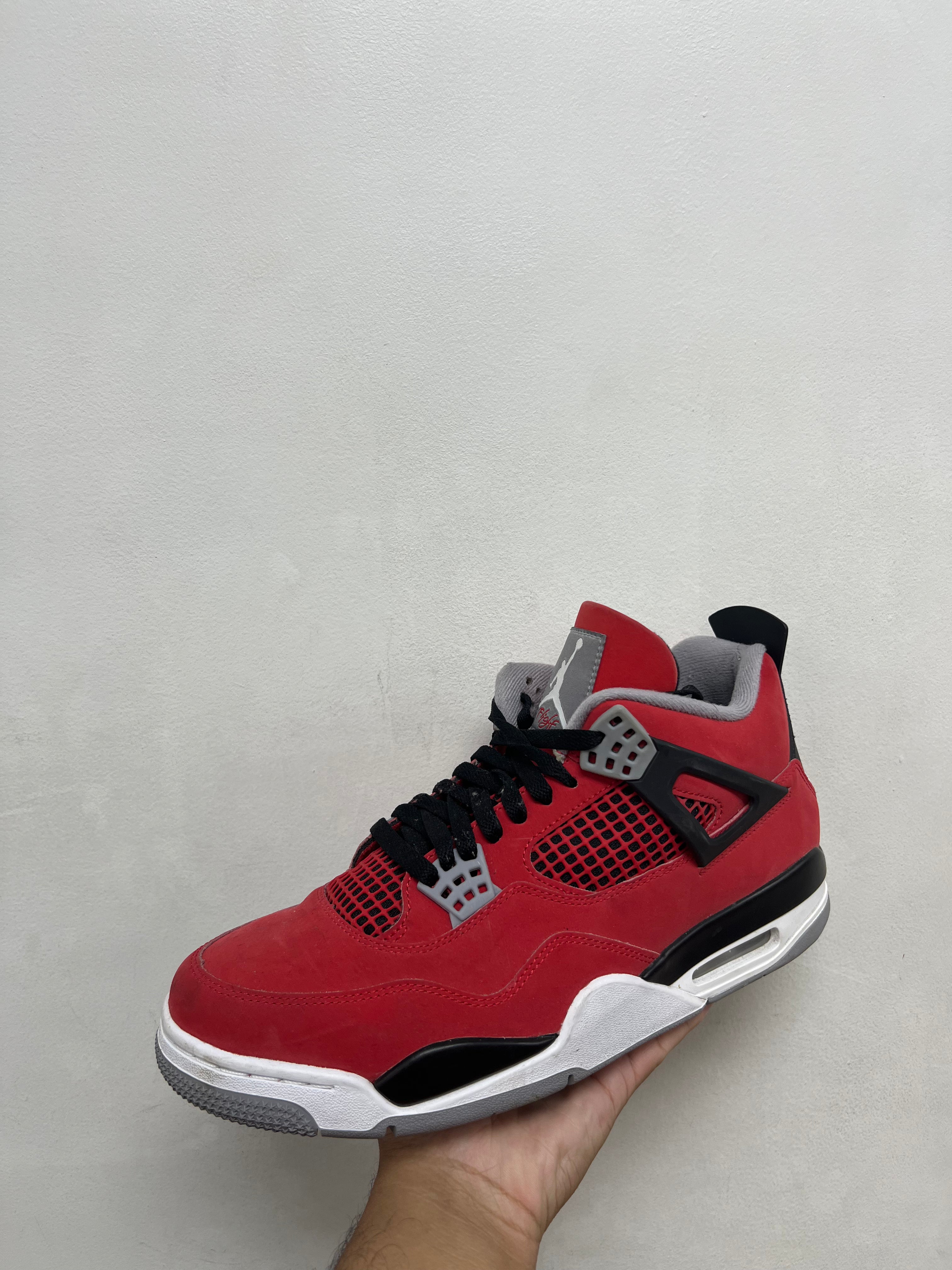 Jordan 4 Toro Sneakers