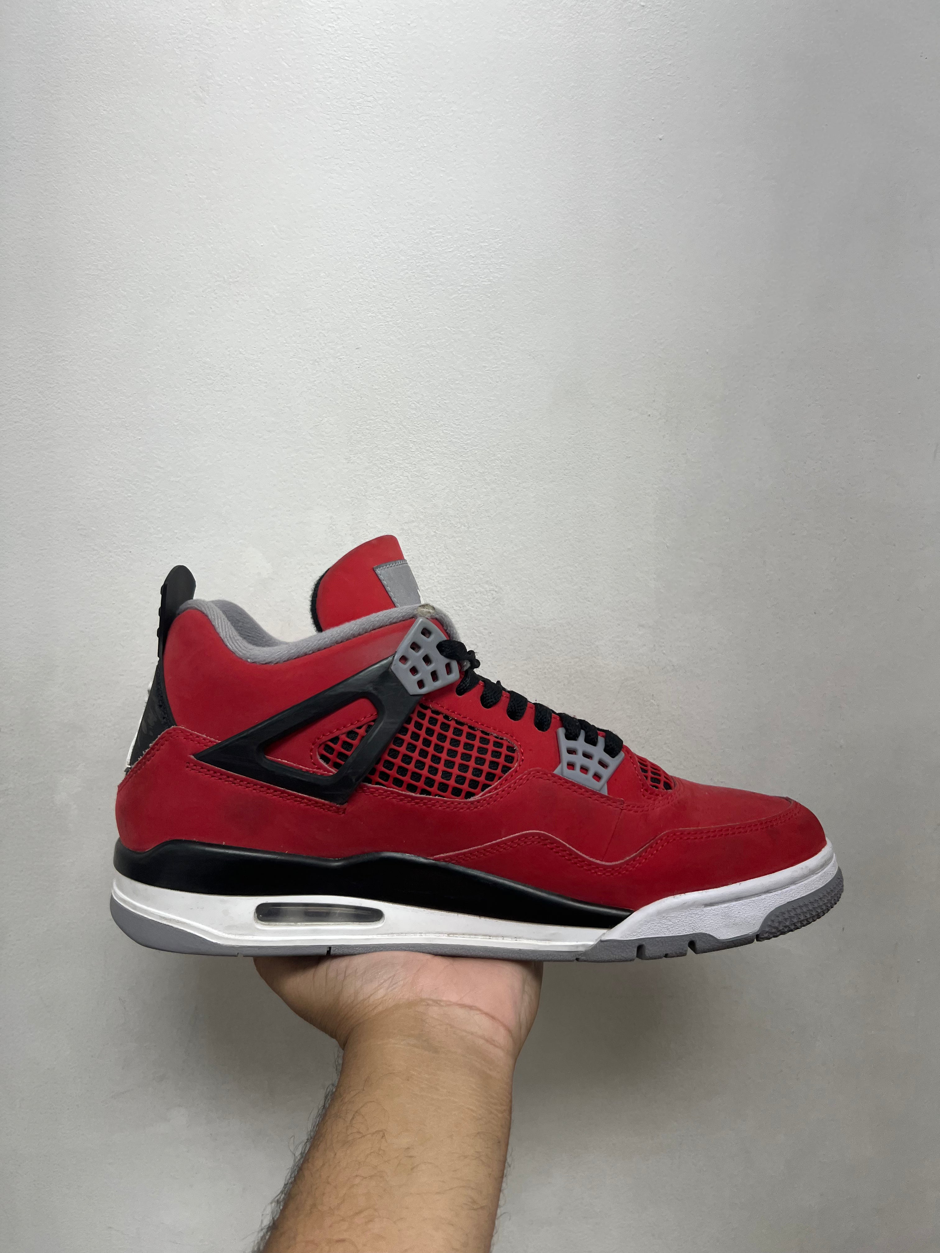 Jordan 4 Toro Sneakers
