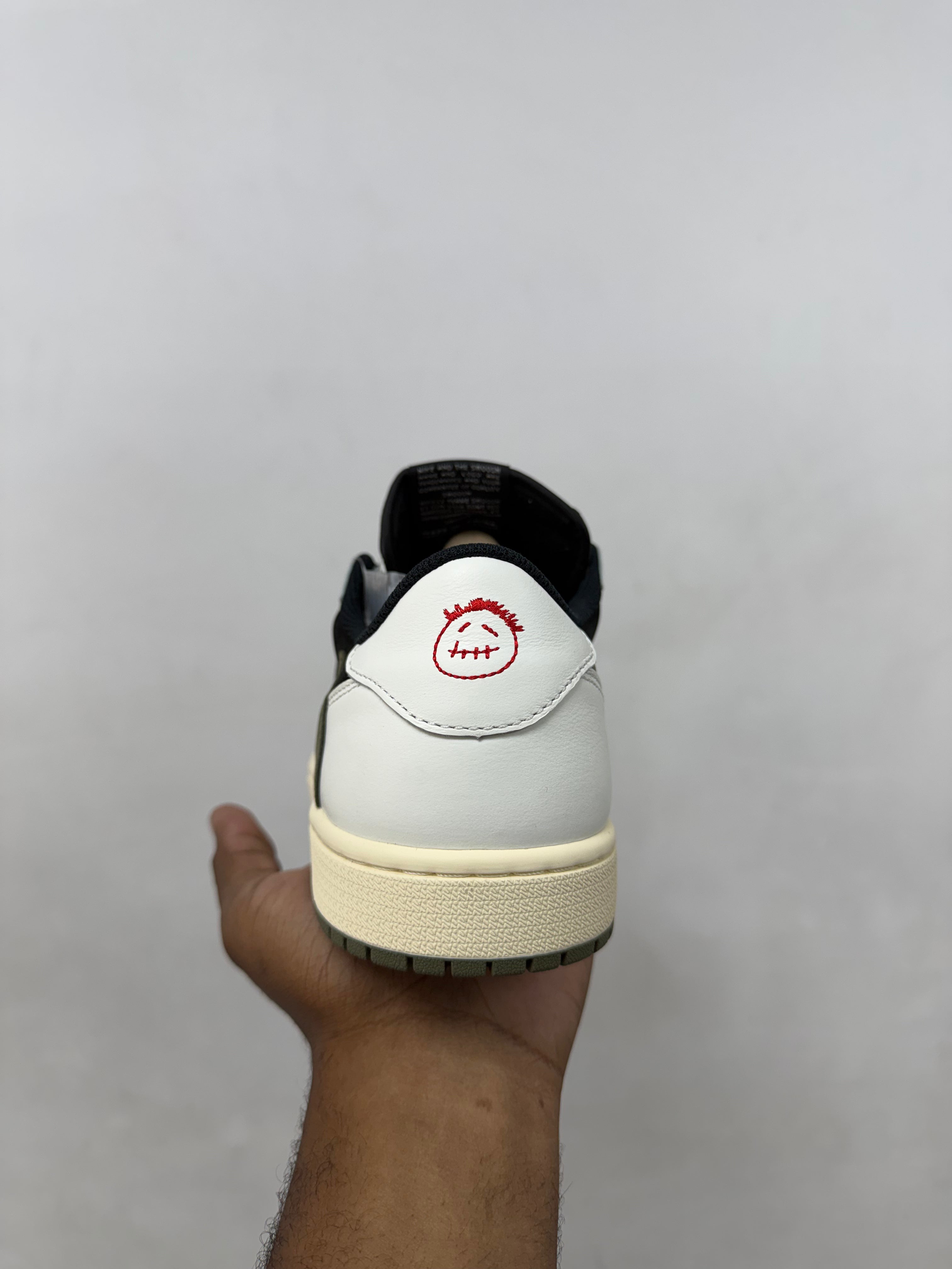 Jordan 1 Low Travis Scott Medium Olive Sneakers
