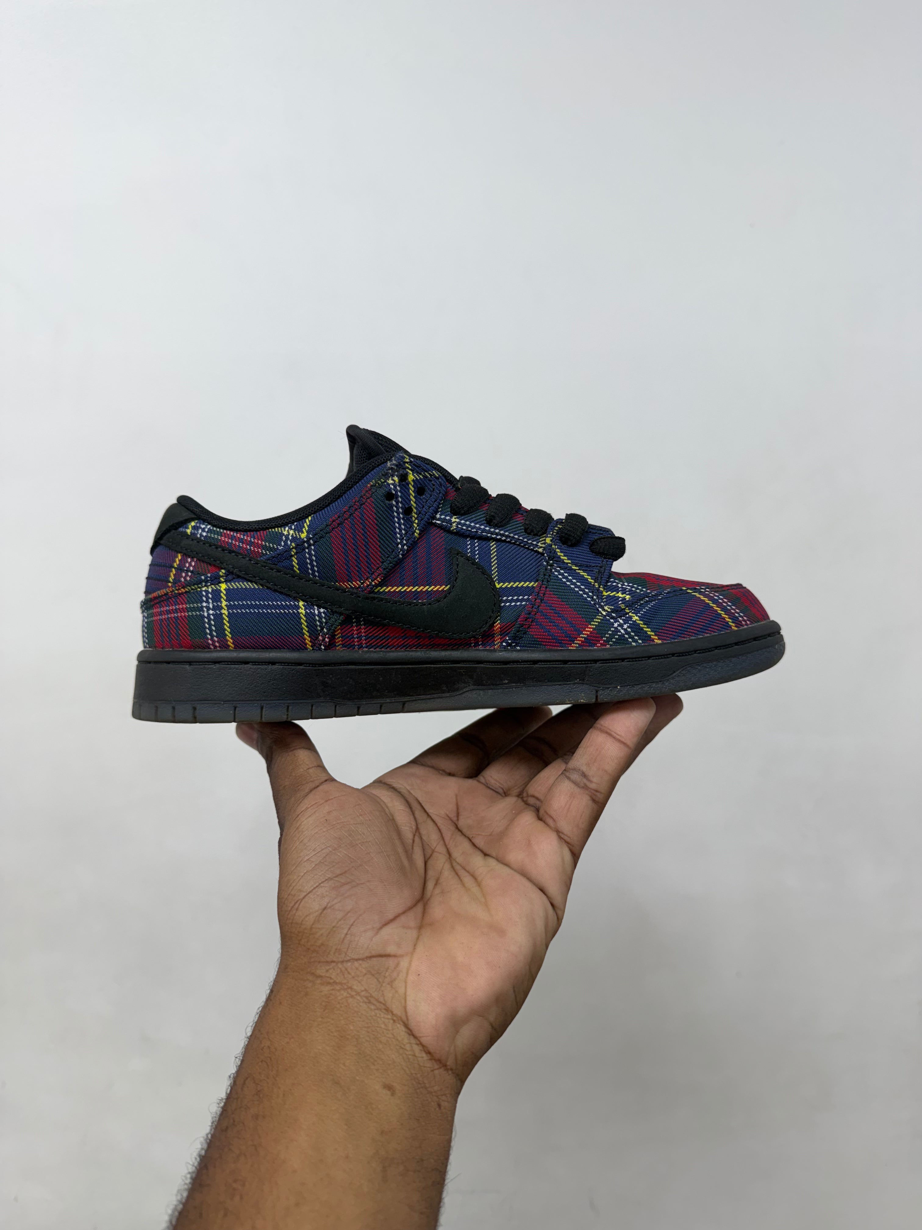 Nike SB Dunk Low Nardwar Sneakers