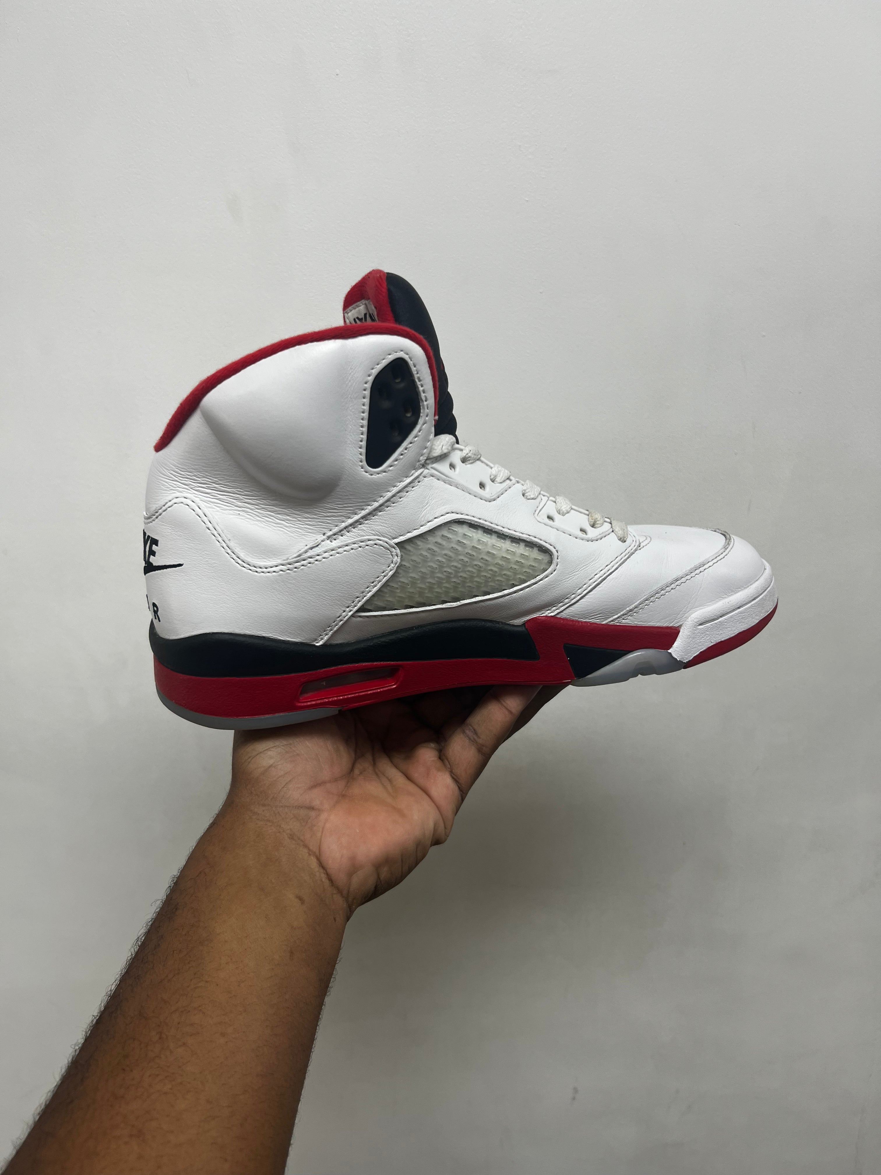 Jordan 5 Fire Red Sneakers