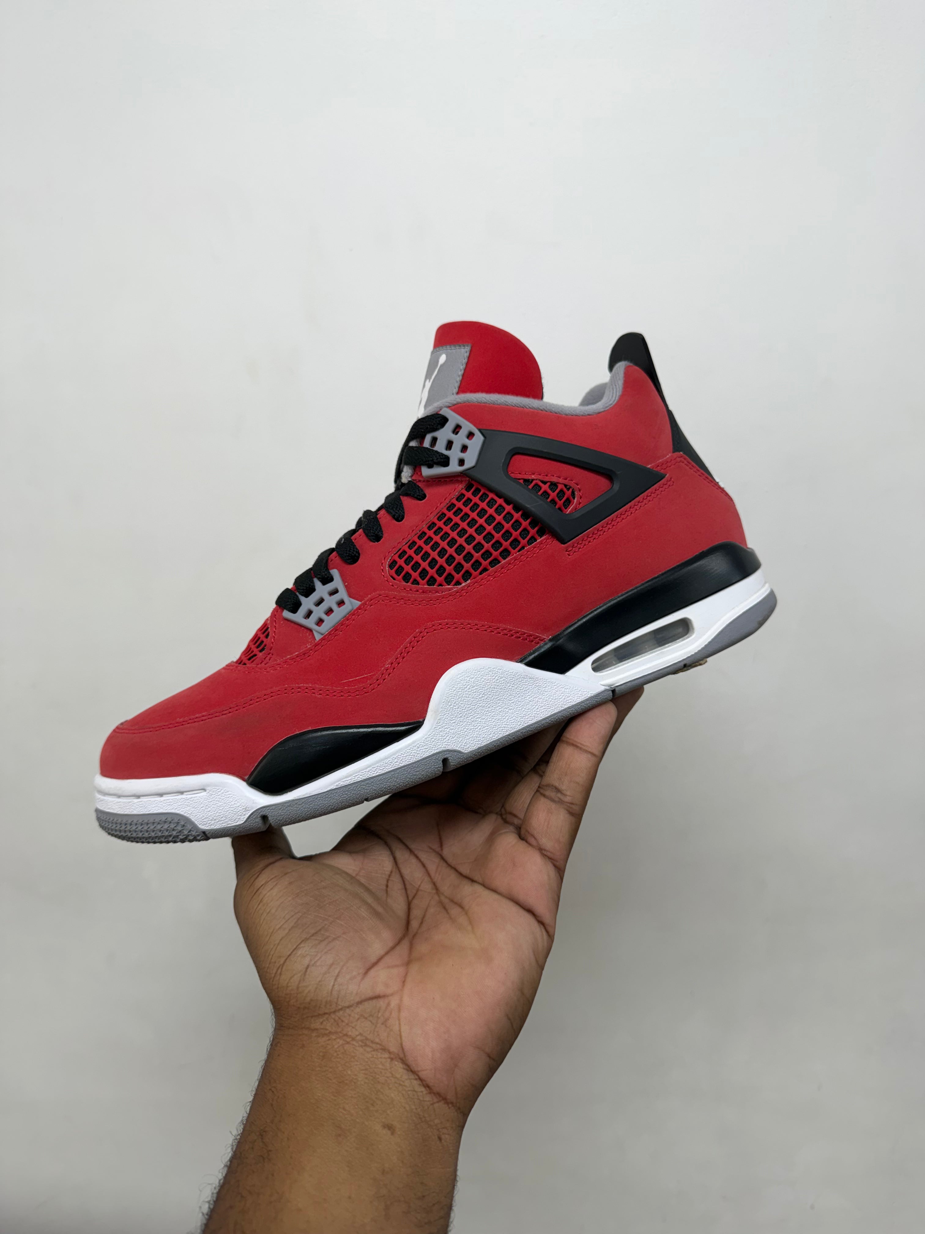 Jordan 4 Toro Sneakers