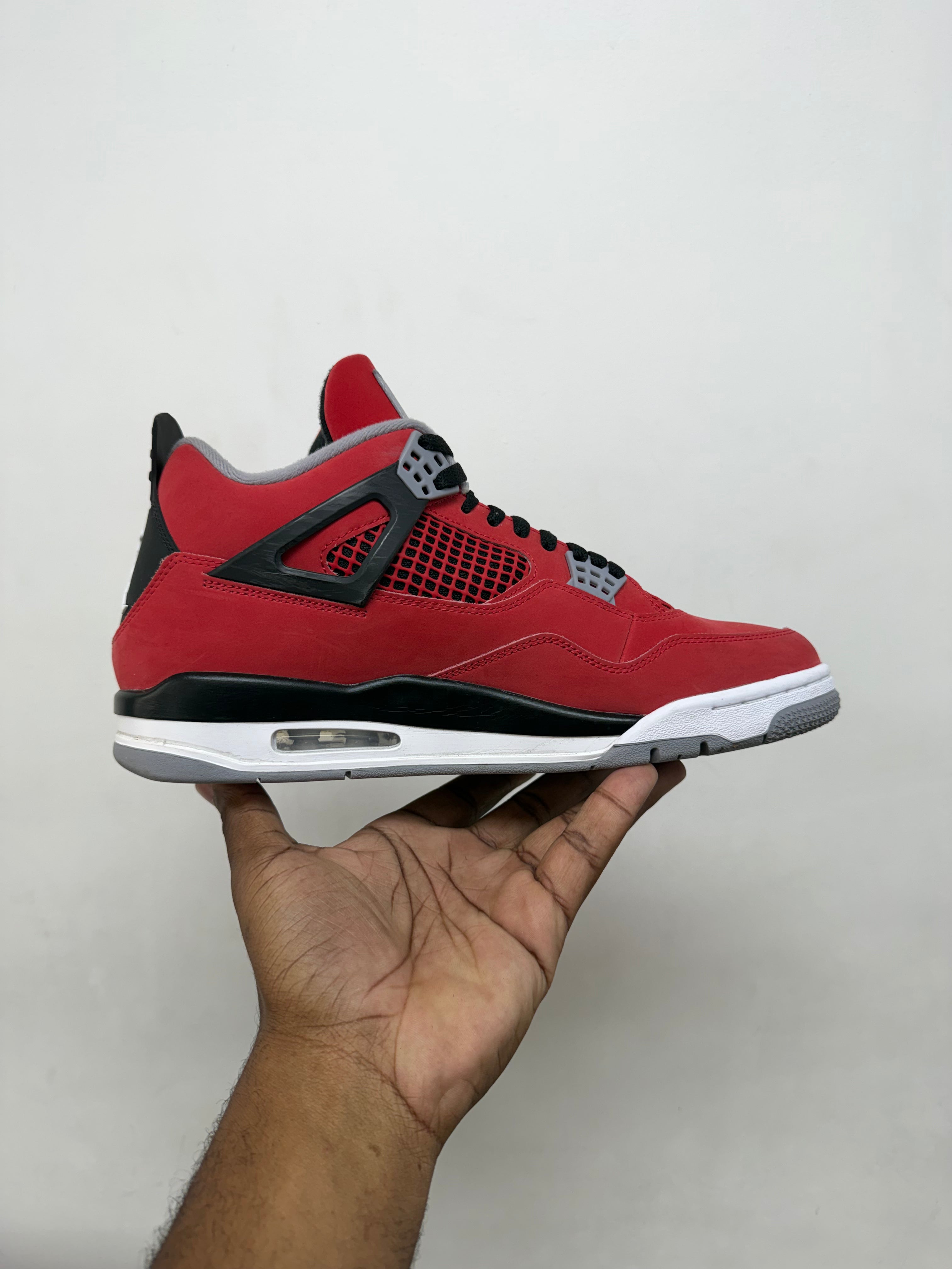Jordan 4 Toro Sneakers