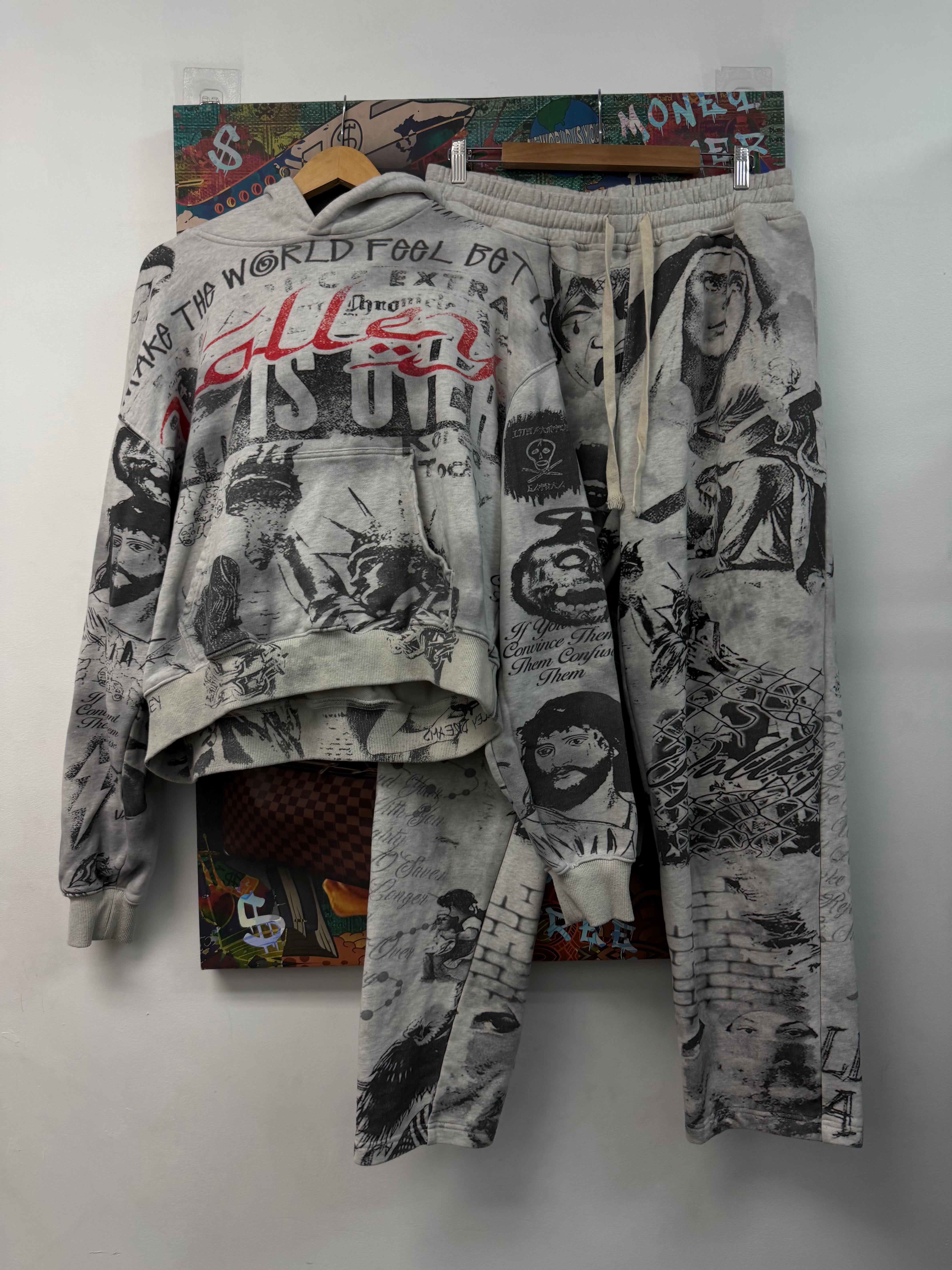 Vale Mural Sweatsuit
