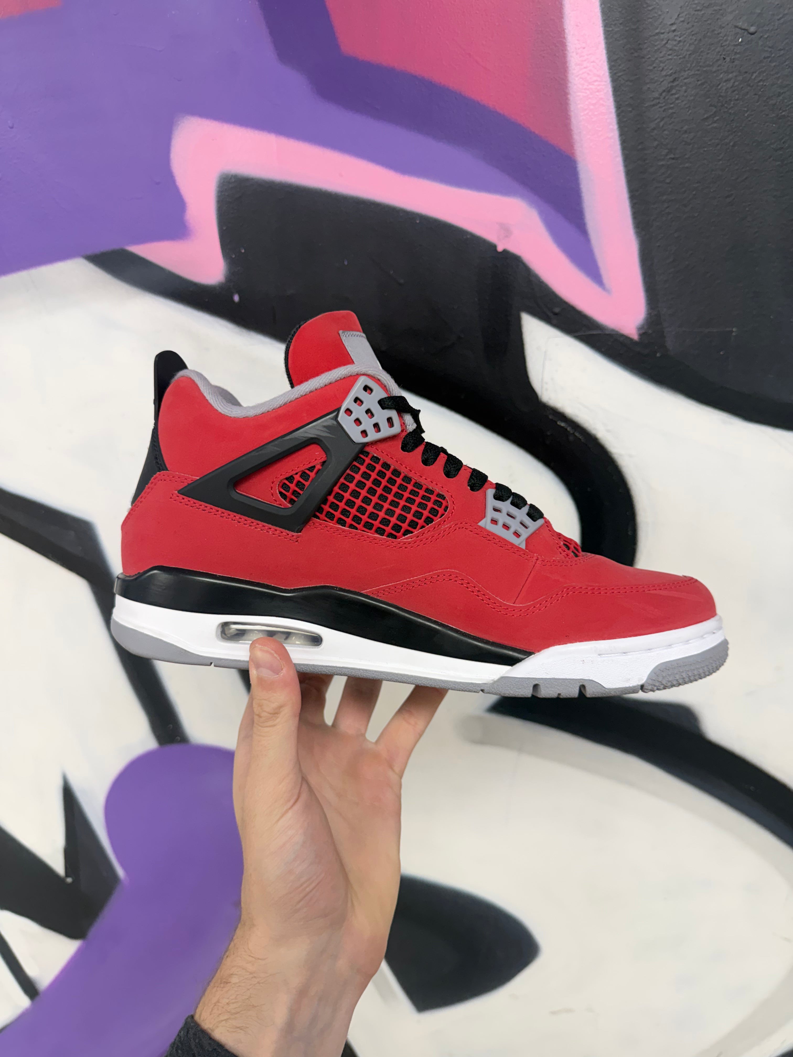 Jordan 4 Toro Sneakers
